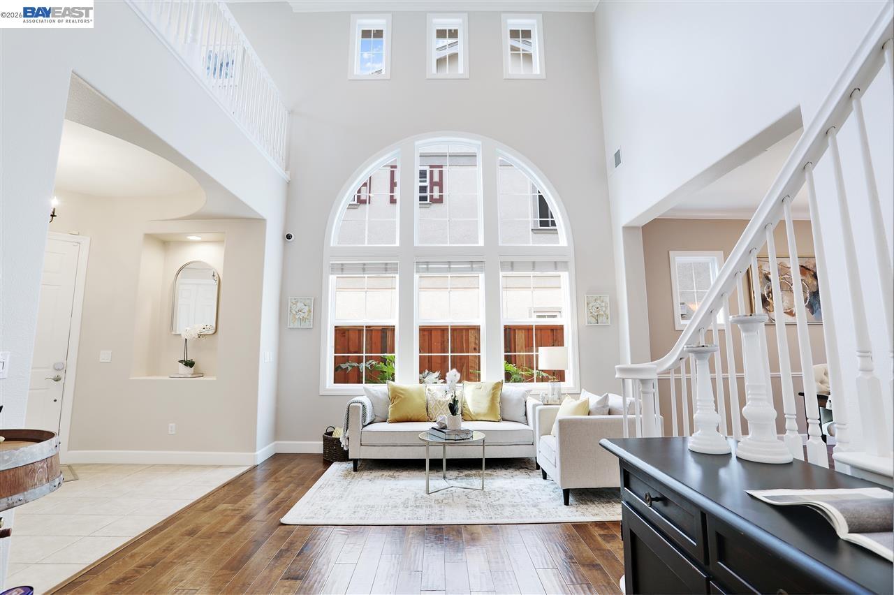 Detail Gallery Image 3 of 40 For 4899 Landmark Way, Dublin,  CA 94568 - 5 Beds | 2/1 Baths