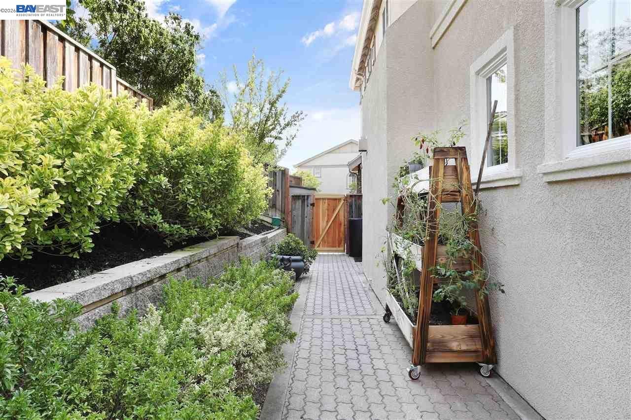 Detail Gallery Image 37 of 40 For 4899 Landmark Way, Dublin,  CA 94568 - 5 Beds | 2/1 Baths