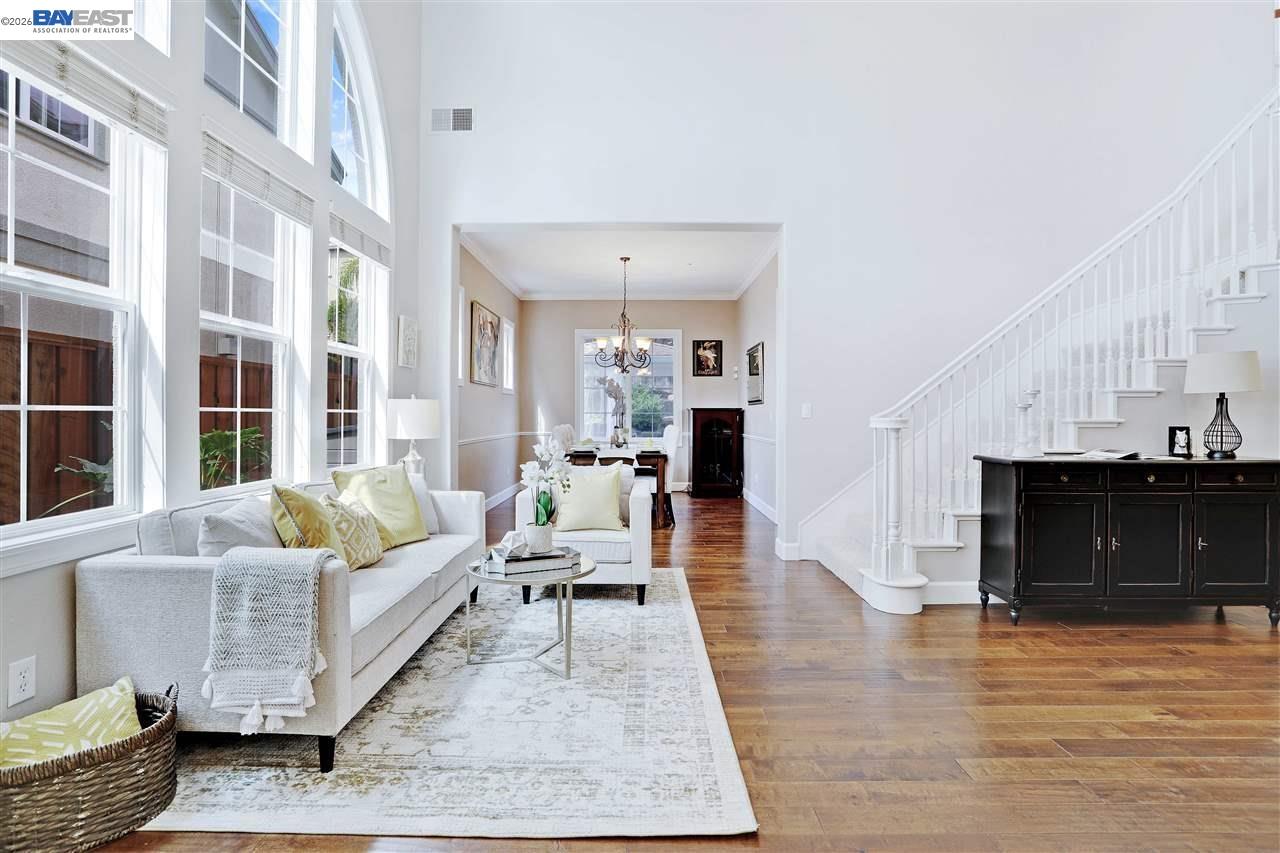 Detail Gallery Image 4 of 40 For 4899 Landmark Way, Dublin,  CA 94568 - 5 Beds | 2/1 Baths