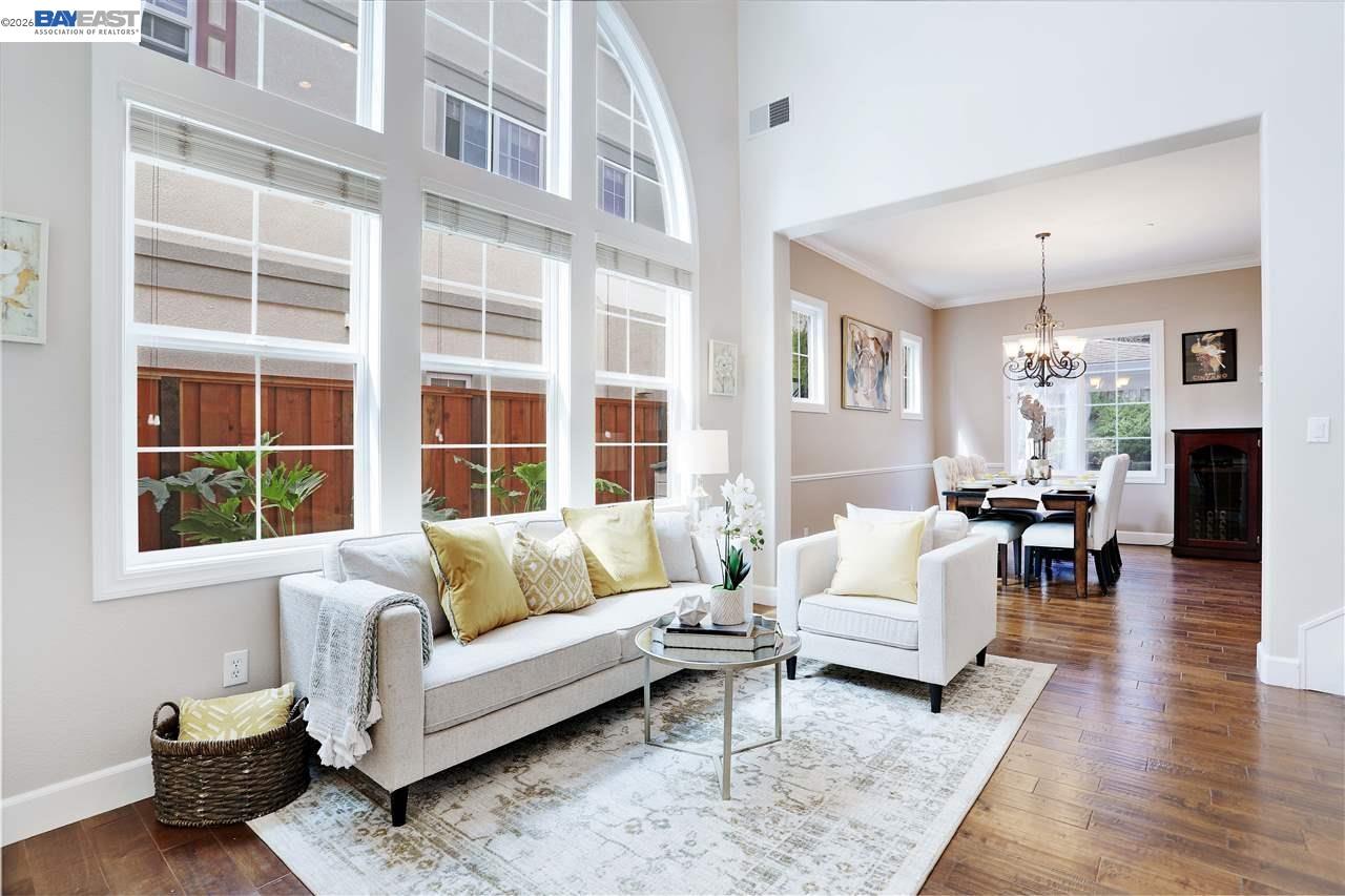 Detail Gallery Image 5 of 40 For 4899 Landmark Way, Dublin,  CA 94568 - 5 Beds | 2/1 Baths