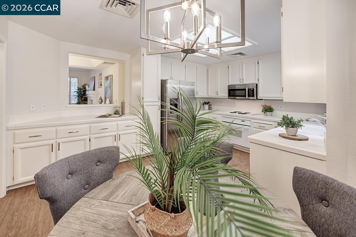 Photo #15: 41127294 Listing: Photo #15