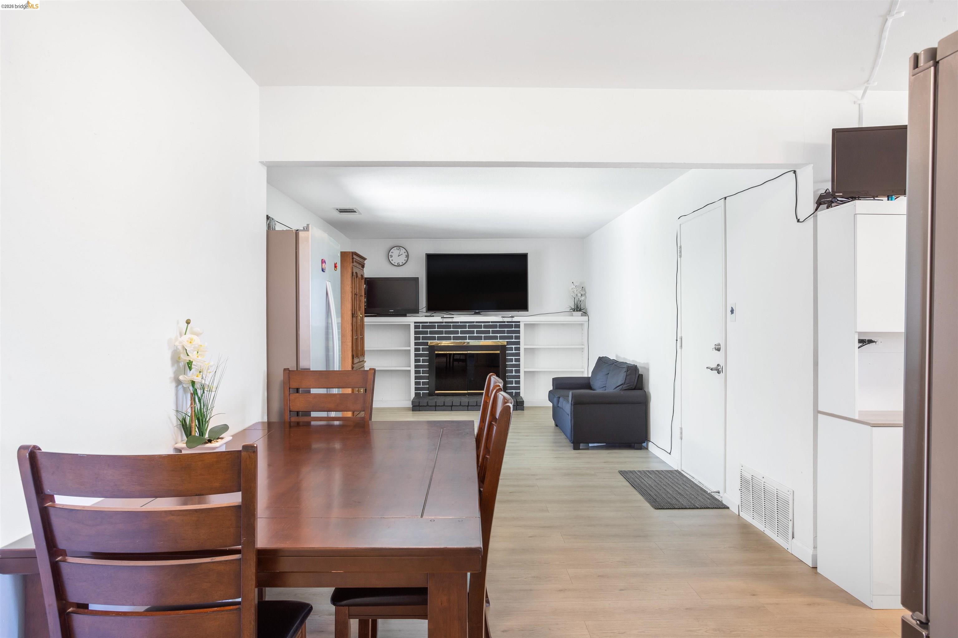 Detail Gallery Image 6 of 37 For 4301 Delta Fair Blvd, Antioch,  CA 94509 - 3 Beds | 2 Baths