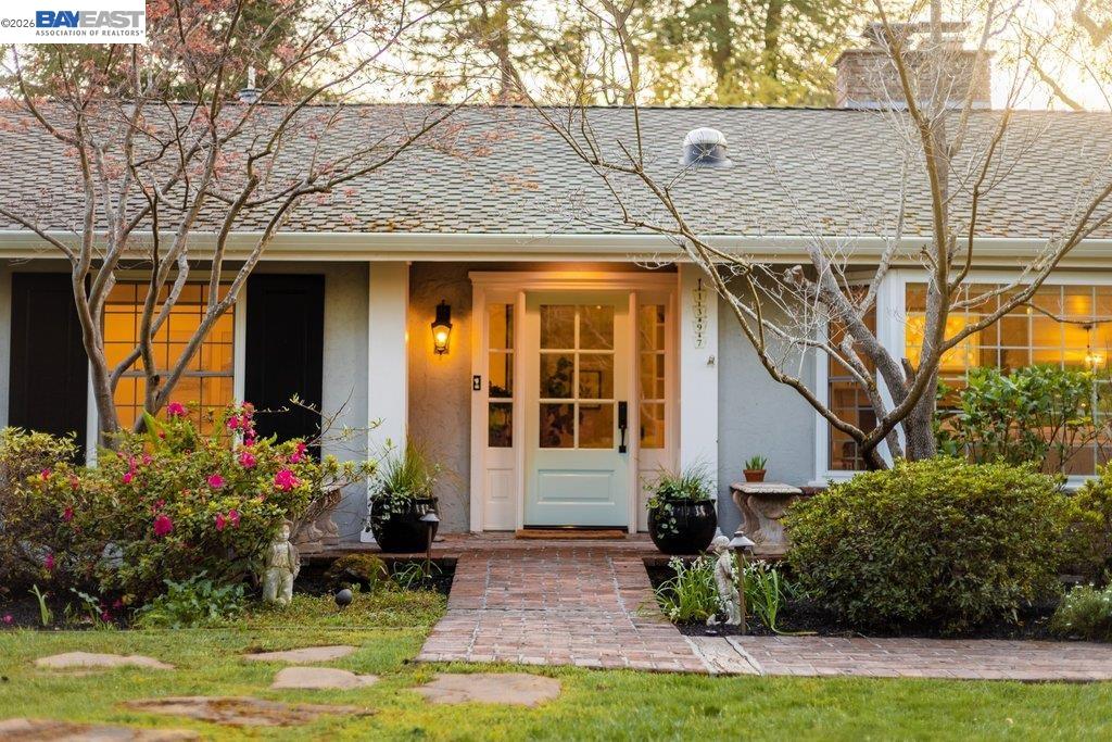 Detail Gallery Image 7 of 60 For 1397 Pine Tree Dr, Alamo,  CA 94507 - 6 Beds | 3/1 Baths