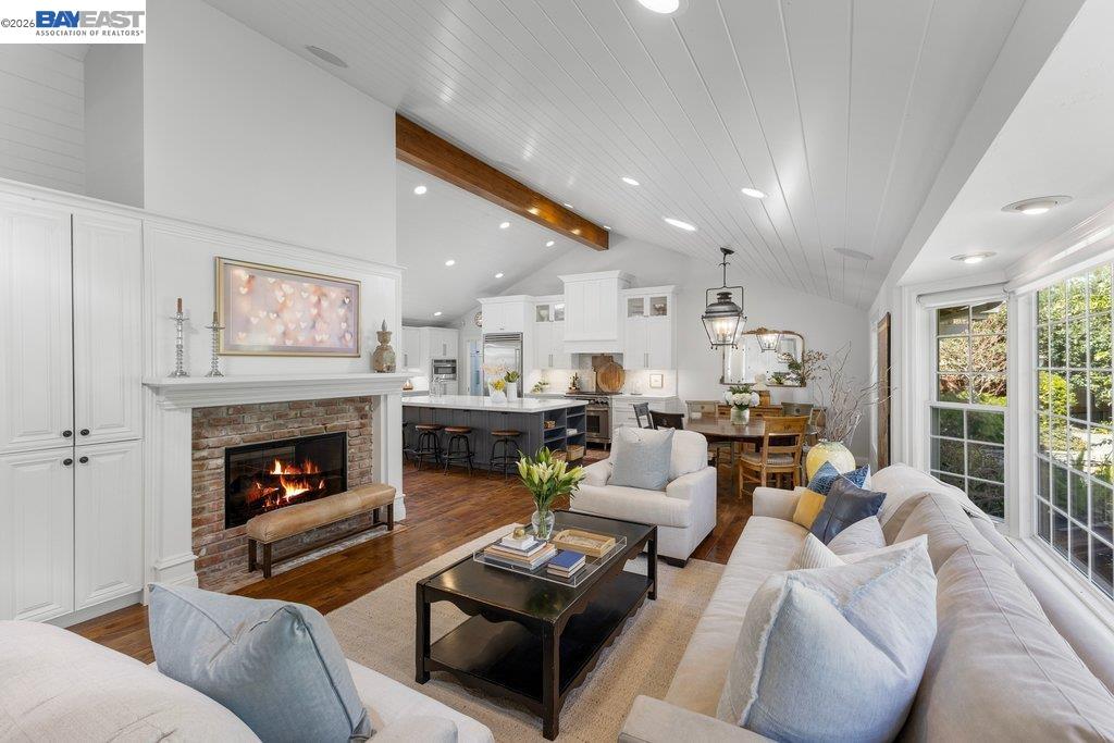 Detail Gallery Image 8 of 60 For 1397 Pine Tree Dr, Alamo,  CA 94507 - 6 Beds | 3/1 Baths