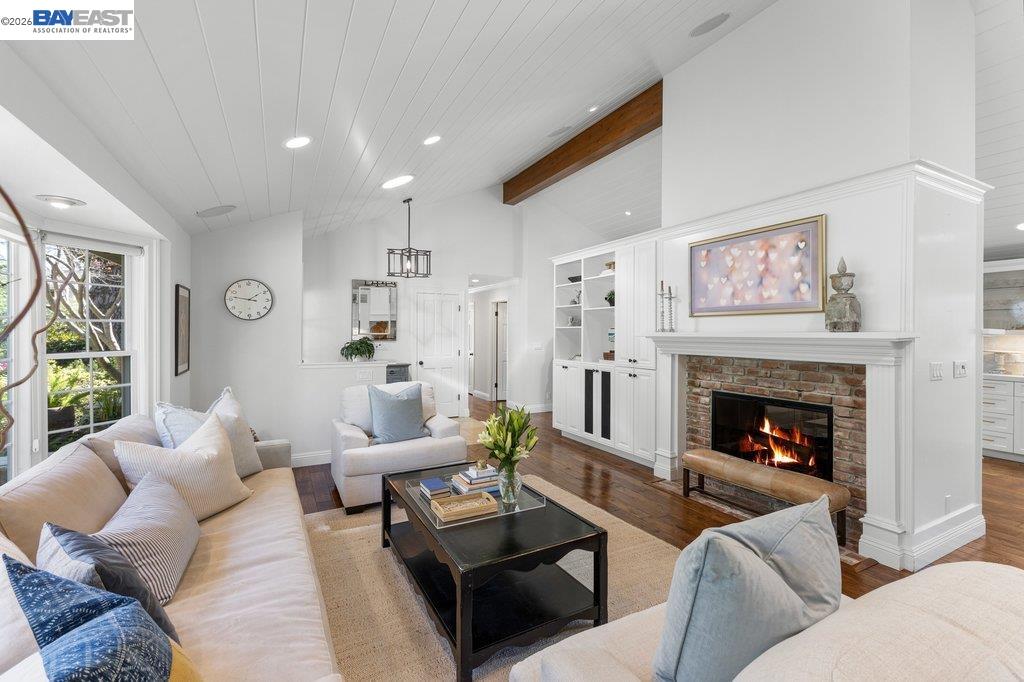 Detail Gallery Image 10 of 60 For 1397 Pine Tree Dr, Alamo,  CA 94507 - 6 Beds | 3/1 Baths