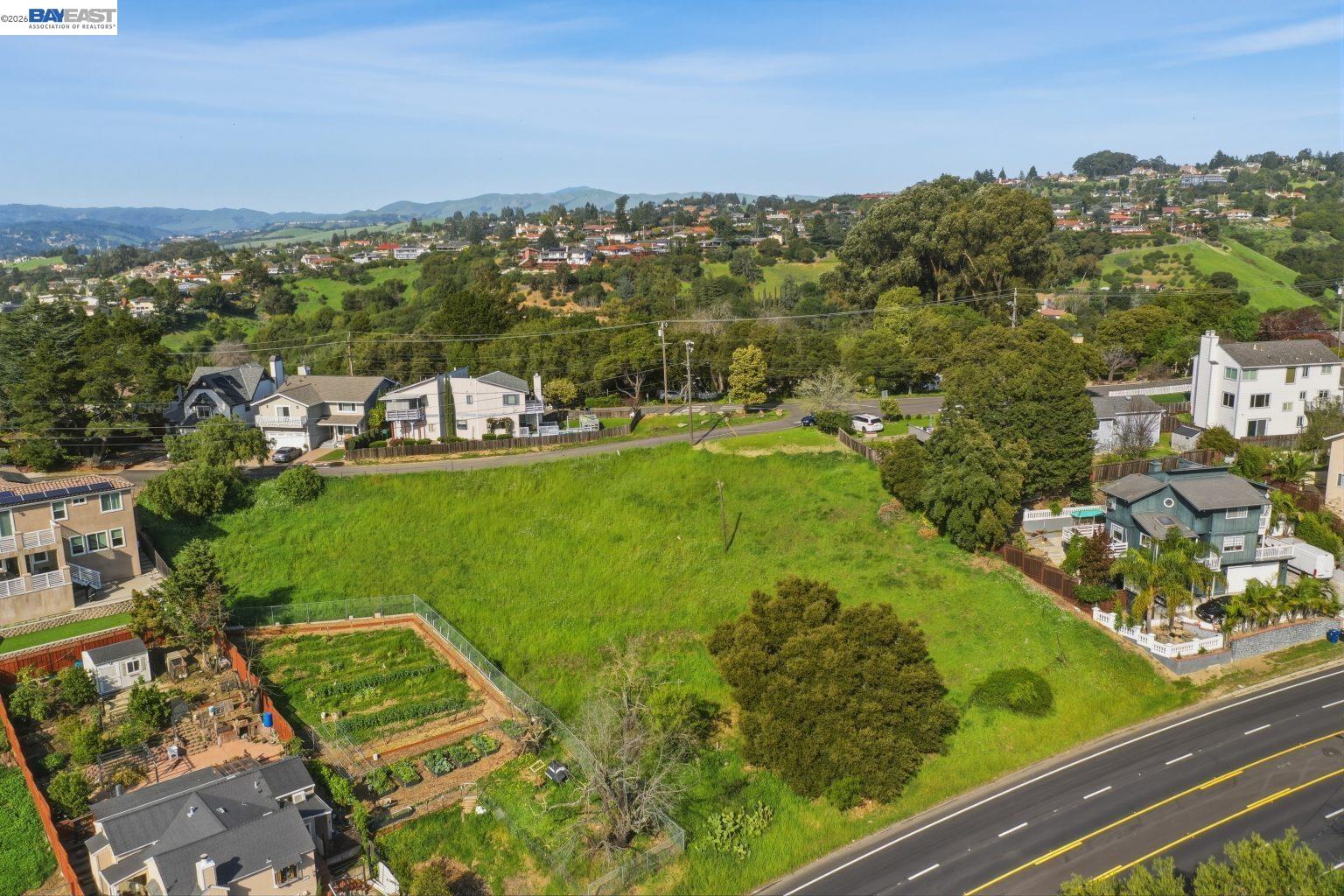 Detail Gallery Image 14 of 15 For 27188 Hayward Blvd, Hayward,  CA 94542 - – Beds | – Baths