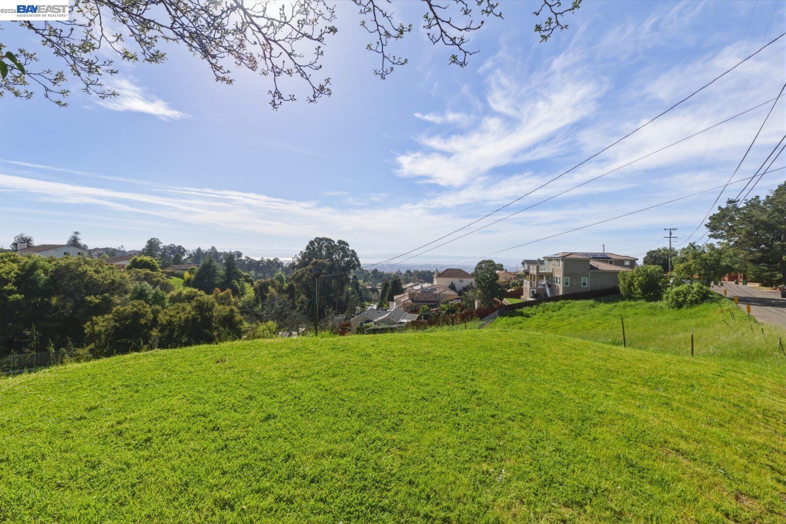 Detail Gallery Image 3 of 15 For 27188 Hayward Blvd, Hayward,  CA 94542 - – Beds | – Baths