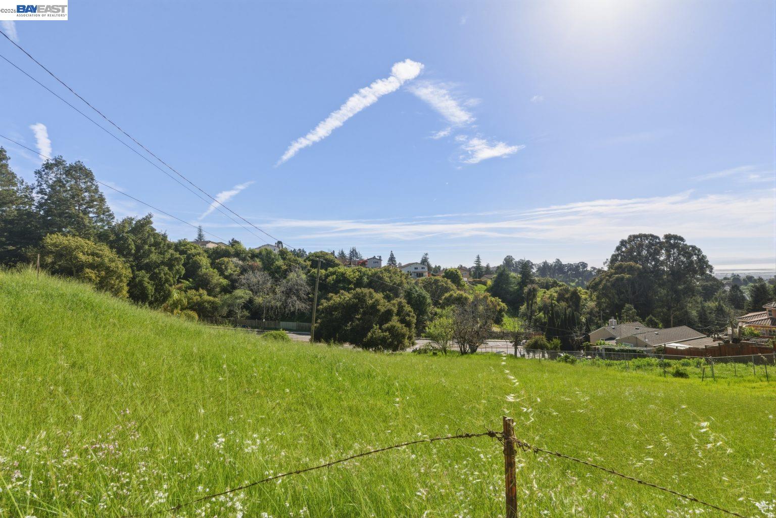 Detail Gallery Image 5 of 15 For 27188 Hayward Blvd, Hayward,  CA 94542 - – Beds | – Baths