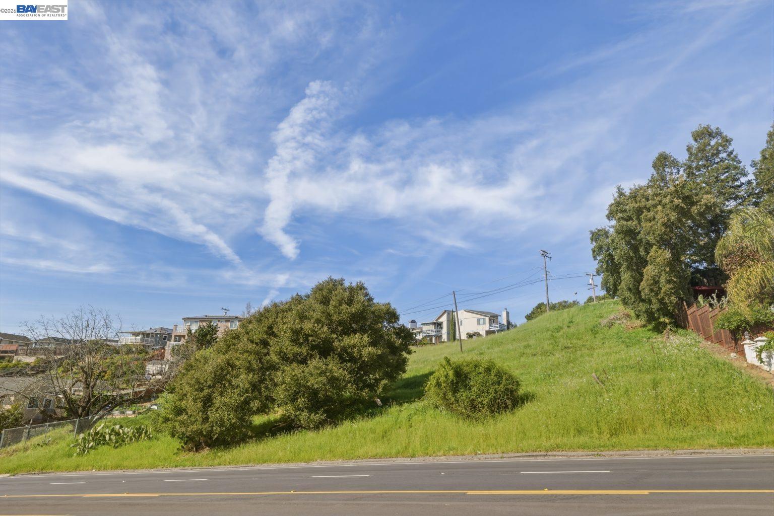 Detail Gallery Image 9 of 15 For 27188 Hayward Blvd, Hayward,  CA 94542 - – Beds | – Baths