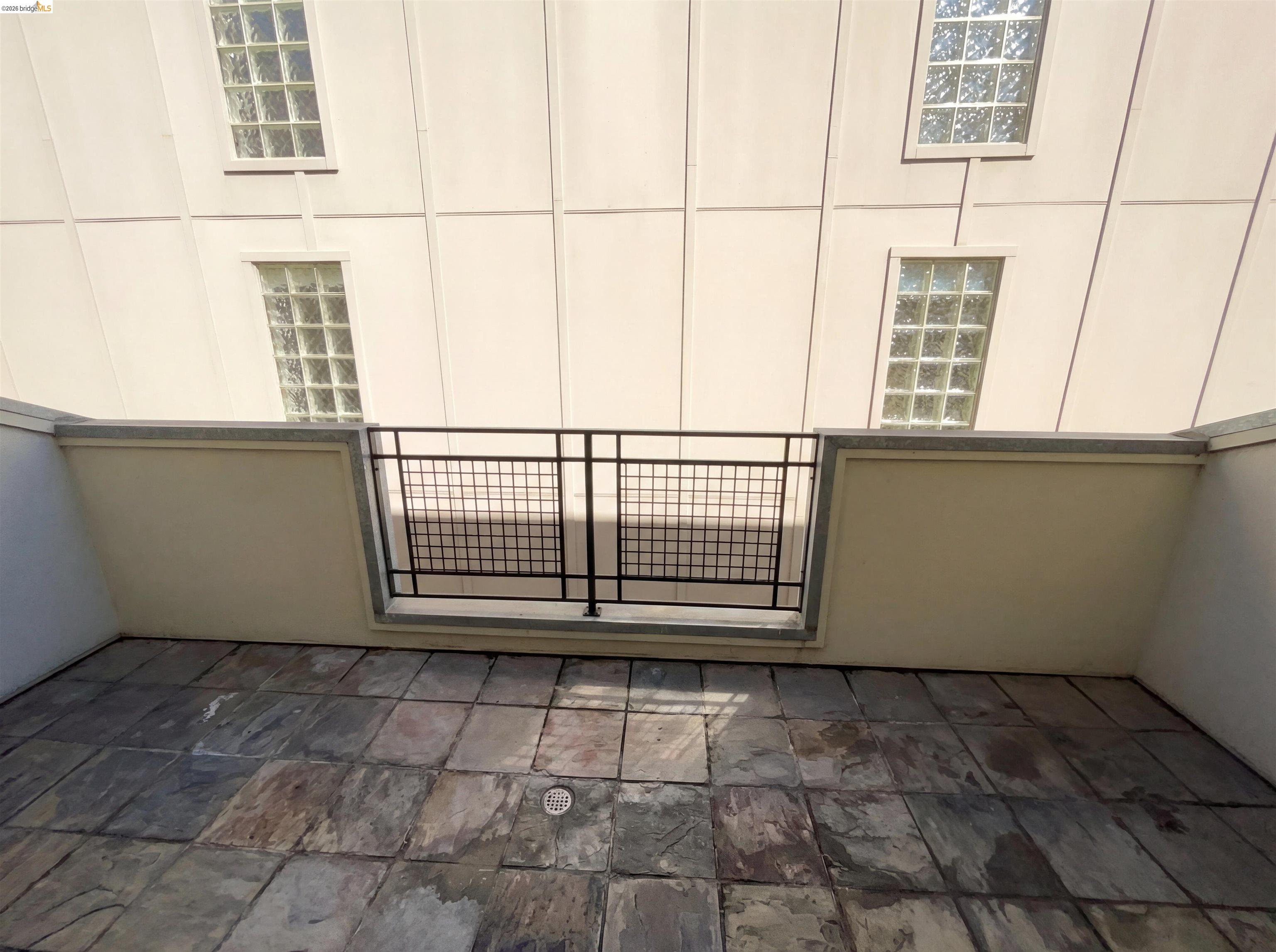 Detail Gallery Image 13 of 23 For 161 Gilbert St #16,  San Francisco,  CA 94103 - 1 Beds | 1 Baths