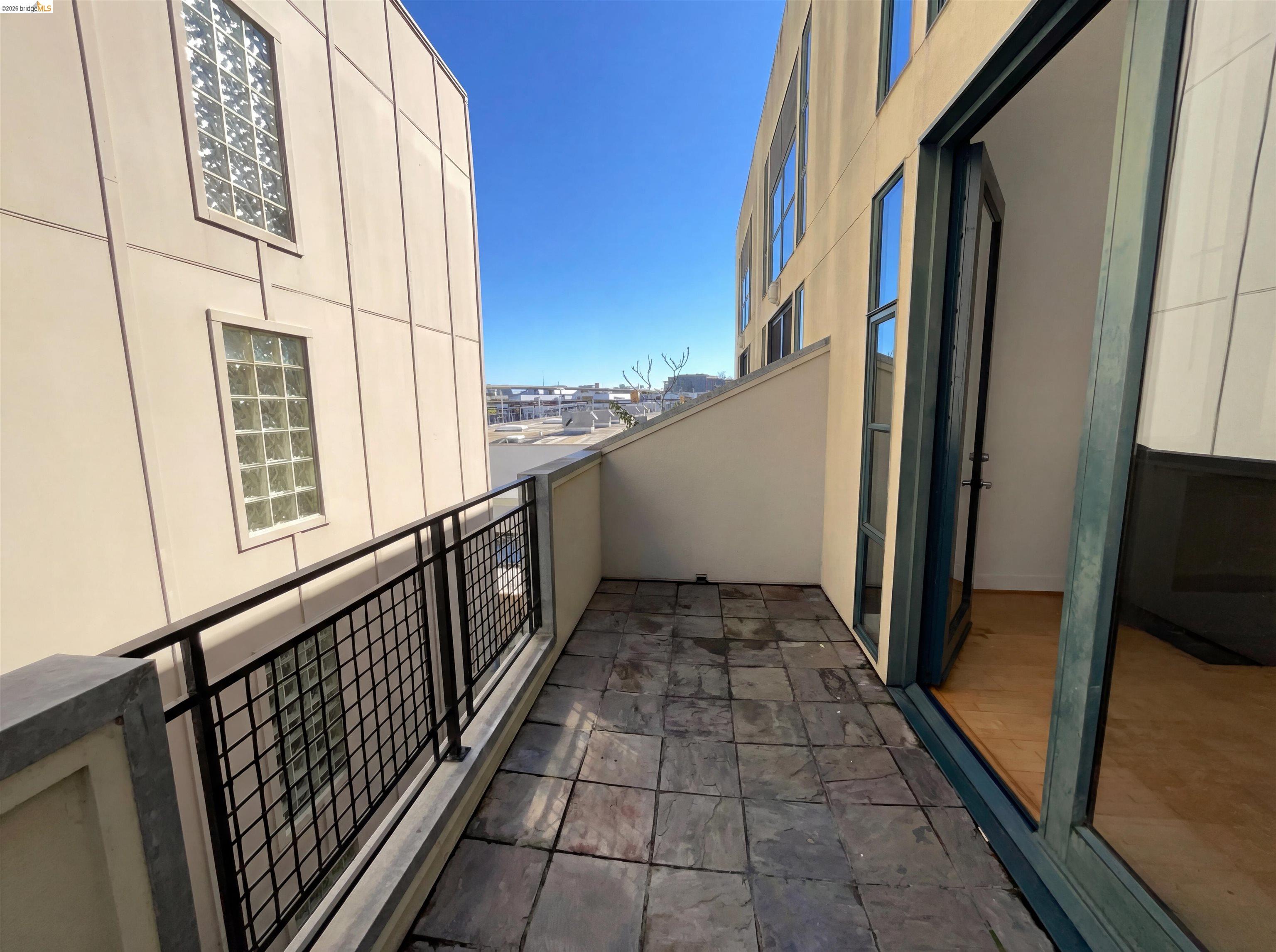 Detail Gallery Image 5 of 23 For 161 Gilbert St #16,  San Francisco,  CA 94103 - 1 Beds | 1 Baths