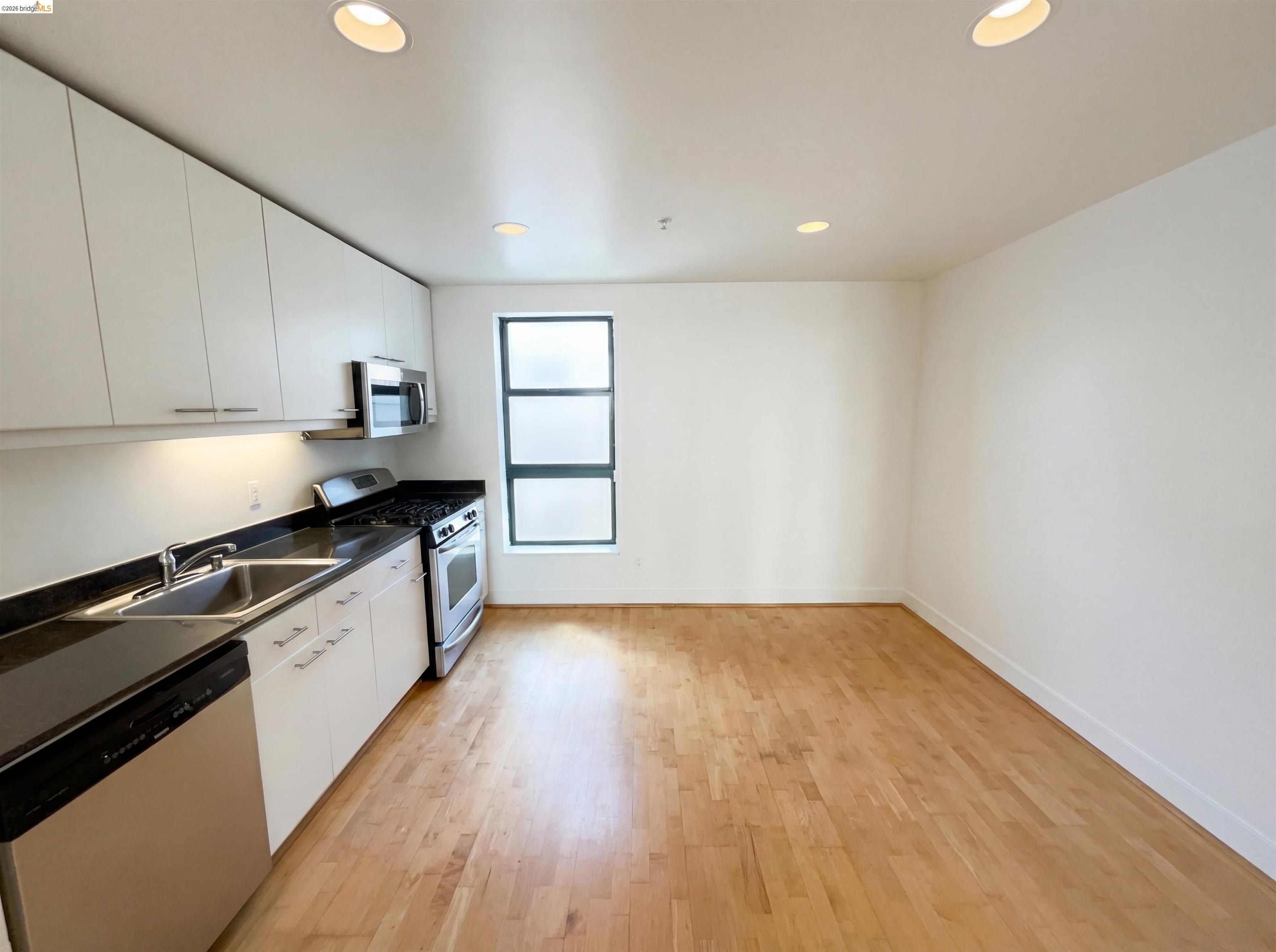 Detail Gallery Image 7 of 23 For 161 Gilbert St #16,  San Francisco,  CA 94103 - 1 Beds | 1 Baths