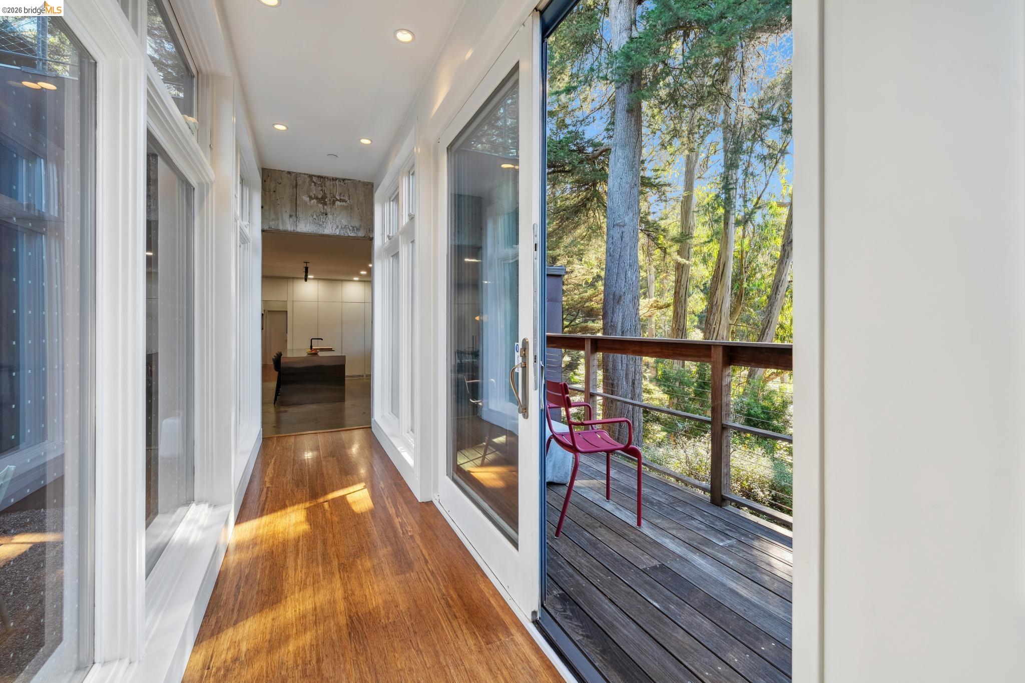 Detail Gallery Image 20 of 60 For 8210 Skyline Blvd, Oakland,  CA 94611 - 4 Beds | 3 Baths