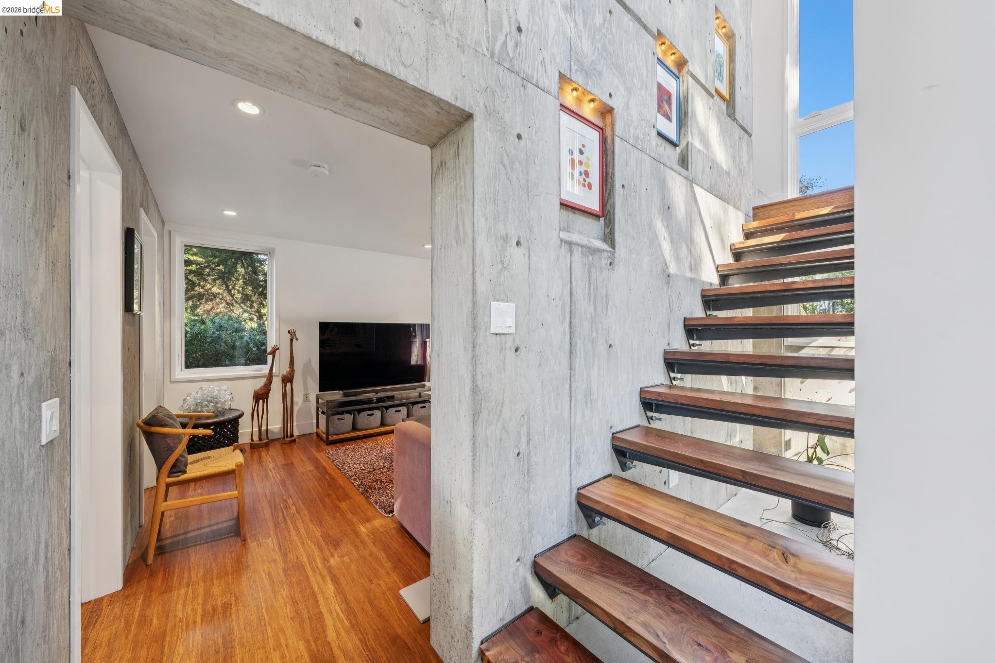 Detail Gallery Image 26 of 60 For 8210 Skyline Blvd, Oakland,  CA 94611 - 4 Beds | 3 Baths