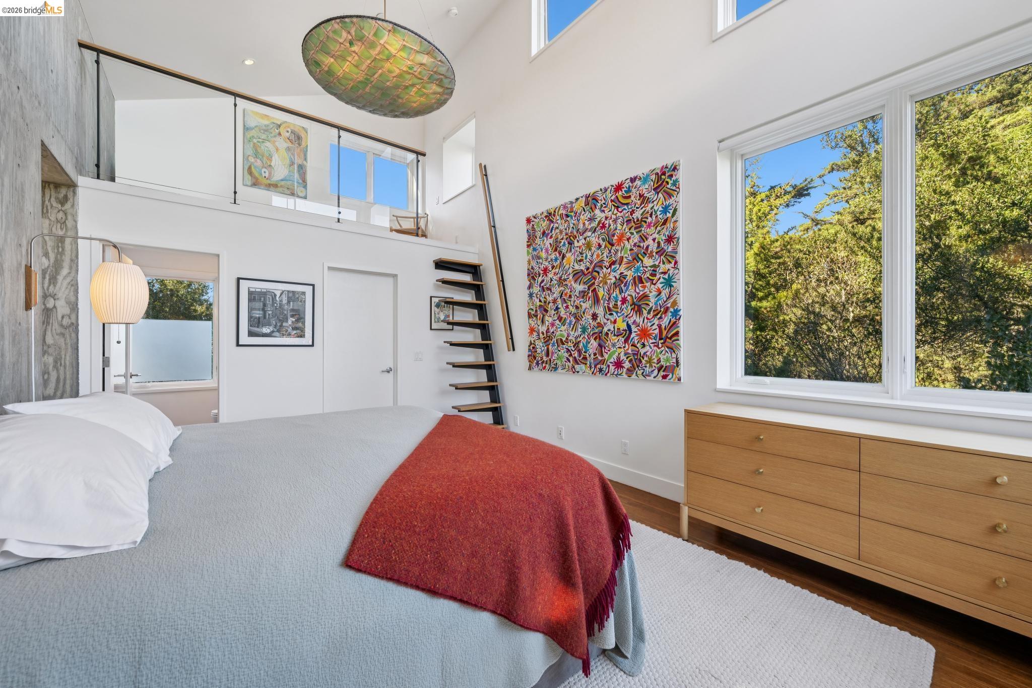 Detail Gallery Image 27 of 60 For 8210 Skyline Blvd, Oakland,  CA 94611 - 4 Beds | 3 Baths