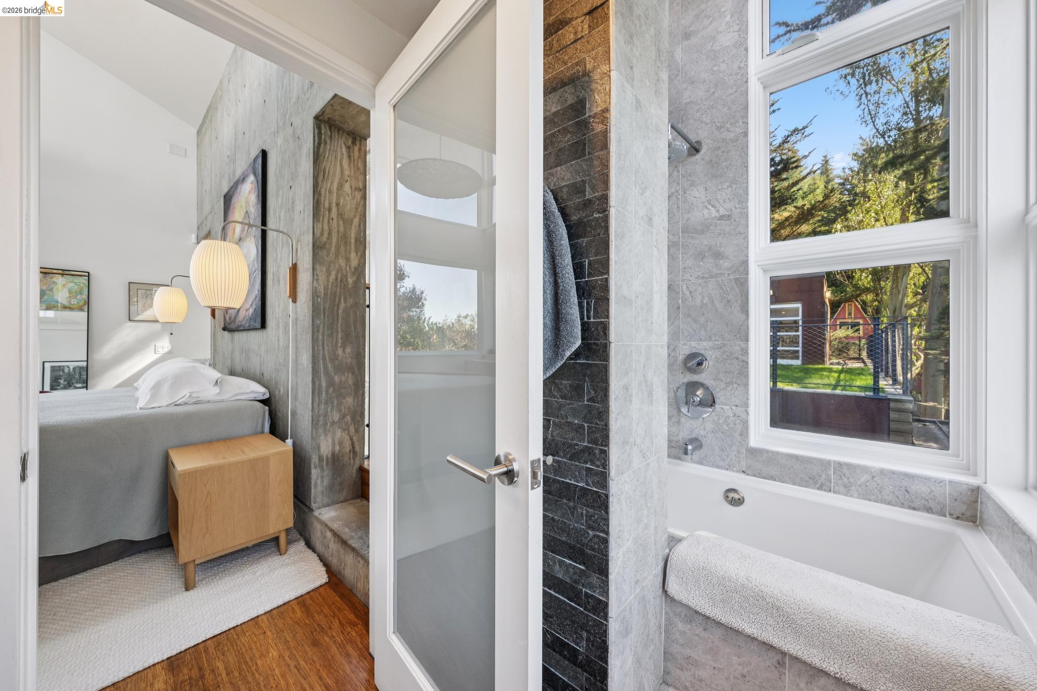 Detail Gallery Image 32 of 60 For 8210 Skyline Blvd, Oakland,  CA 94611 - 4 Beds | 3 Baths