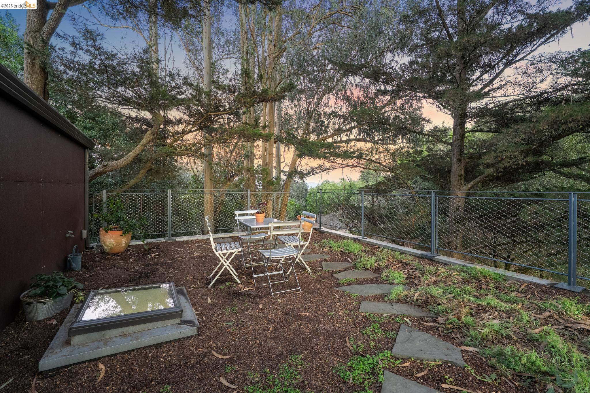 Detail Gallery Image 53 of 60 For 8210 Skyline Blvd, Oakland,  CA 94611 - 4 Beds | 3 Baths