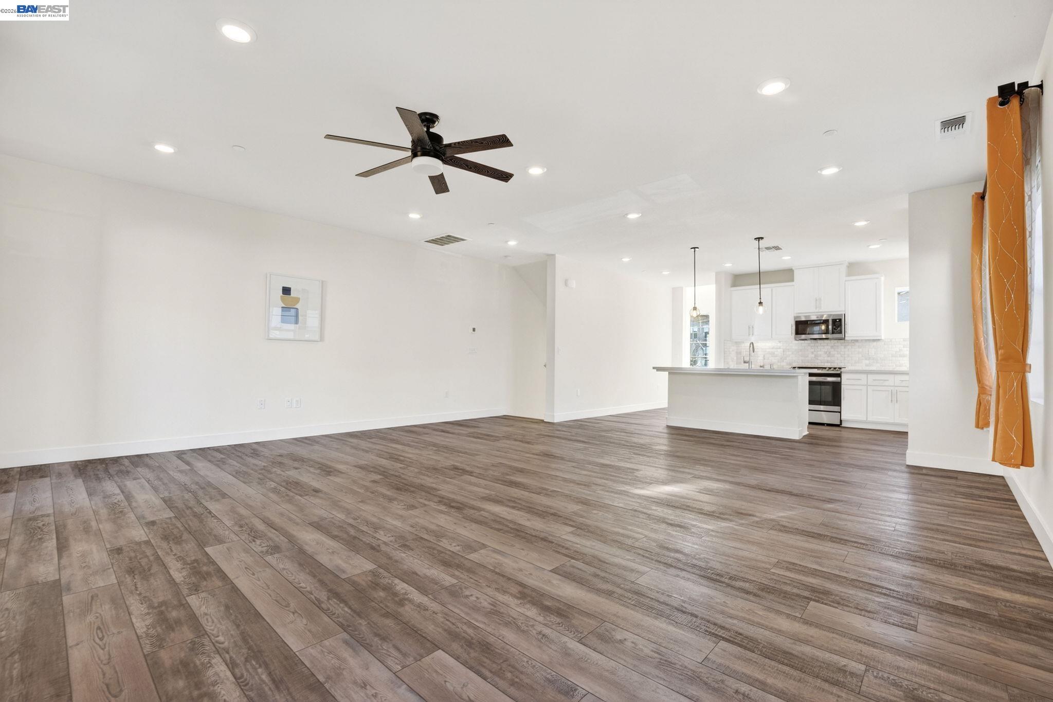 Detail Gallery Image 11 of 50 For 6065 Bullion Ln, Dublin,  CA 94568 - 3 Beds | 3/1 Baths