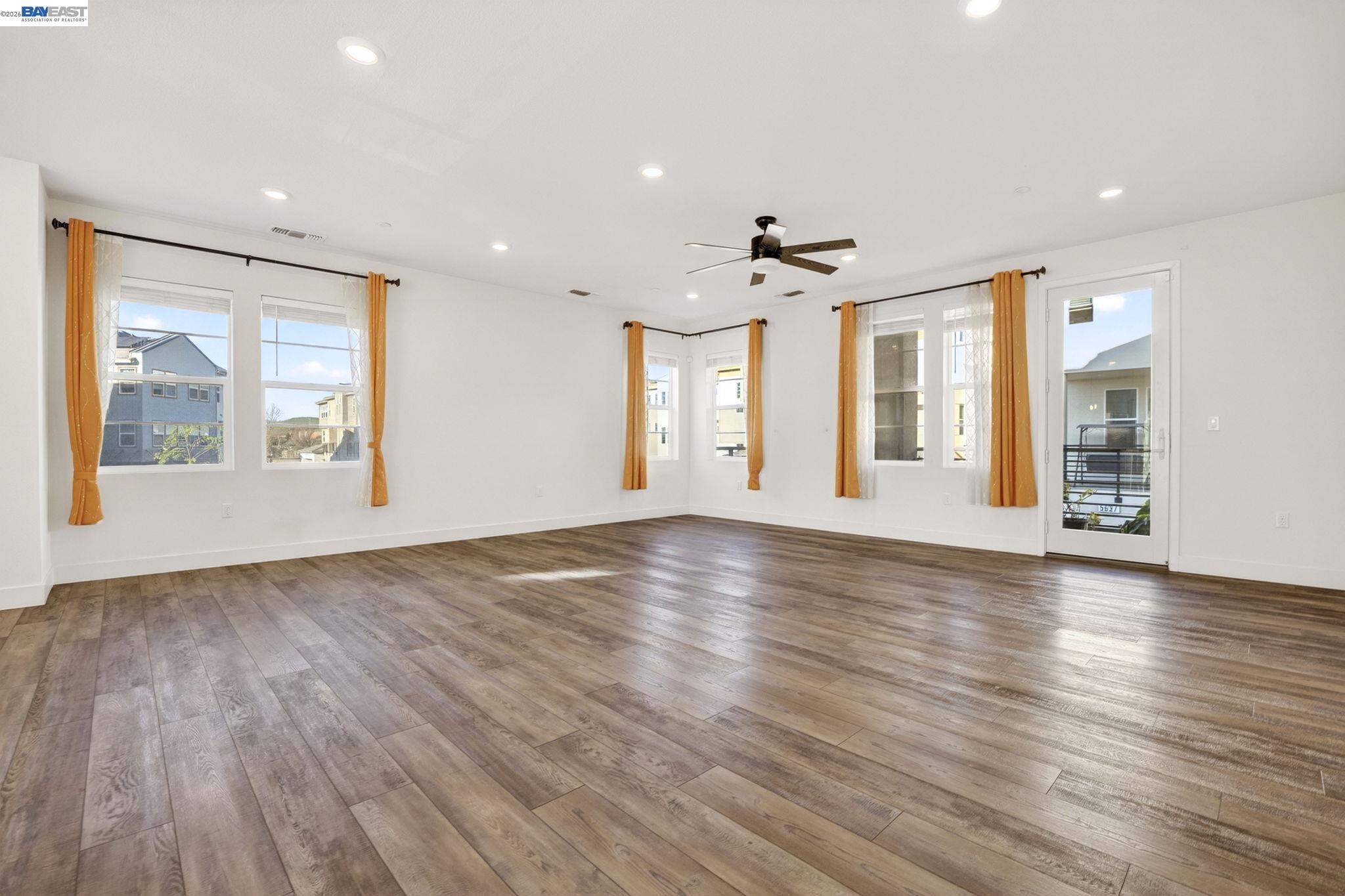 Detail Gallery Image 12 of 50 For 6065 Bullion Ln, Dublin,  CA 94568 - 3 Beds | 3/1 Baths