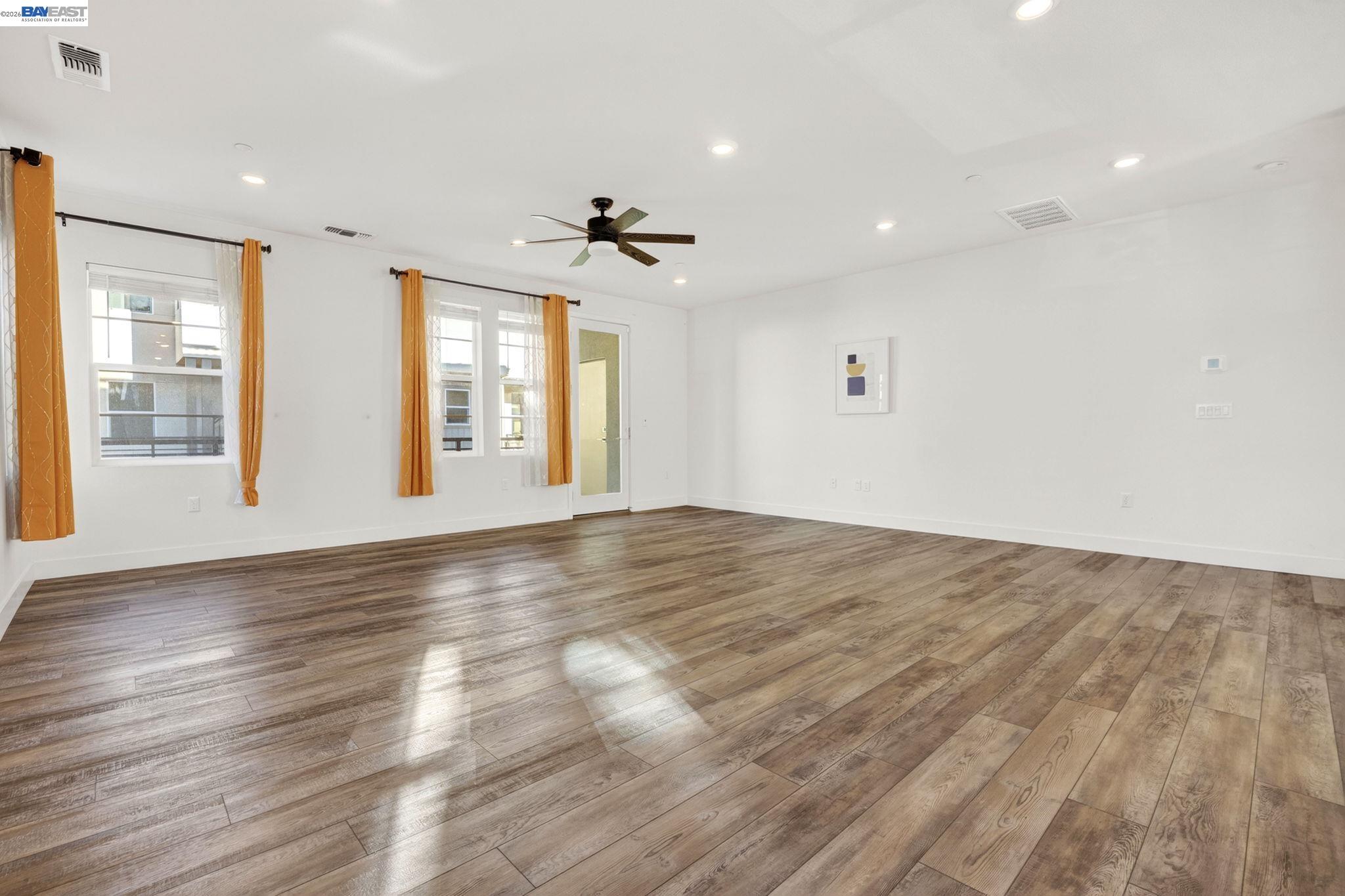 Detail Gallery Image 13 of 50 For 6065 Bullion Ln, Dublin,  CA 94568 - 3 Beds | 3/1 Baths