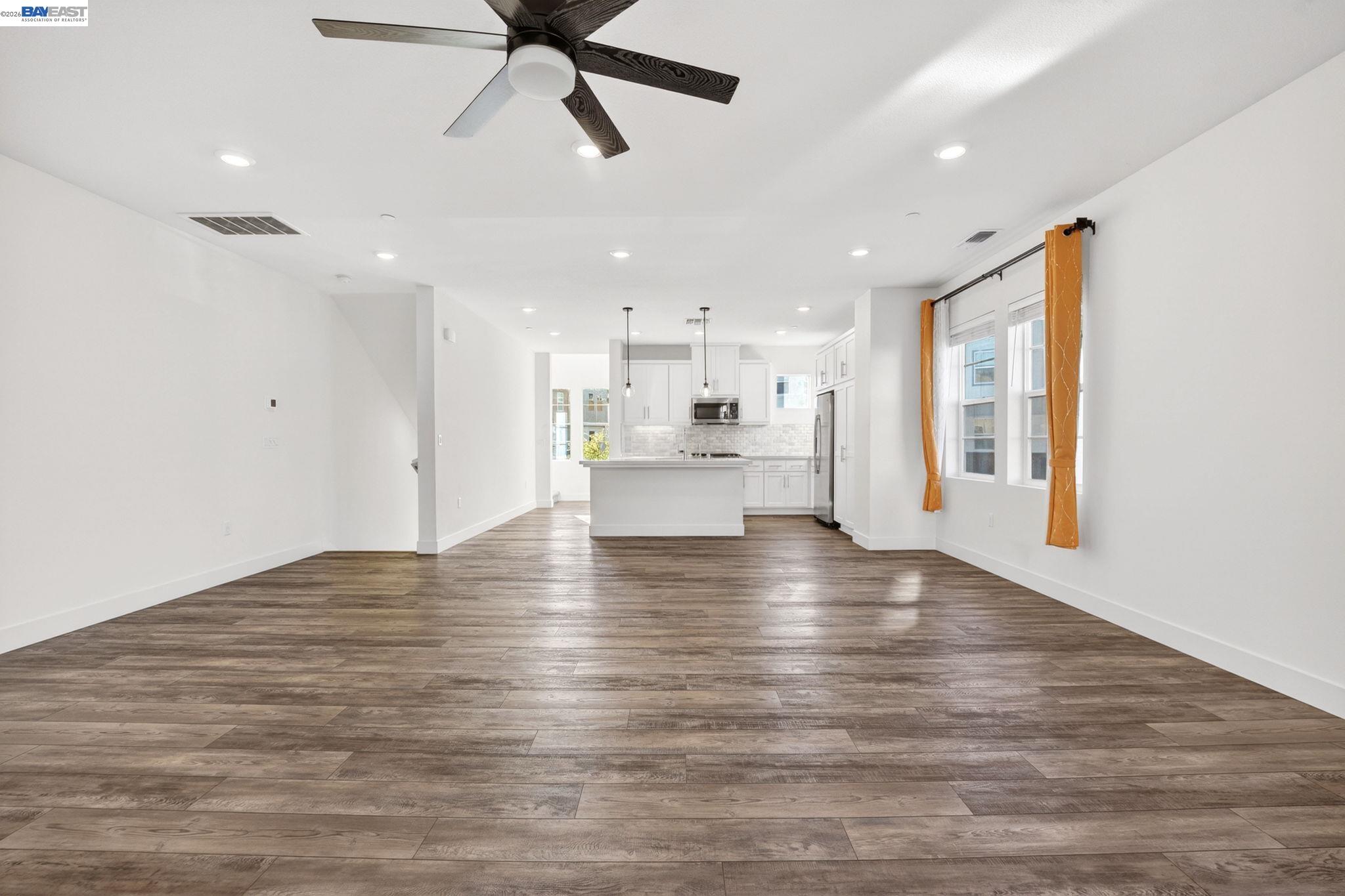 Detail Gallery Image 14 of 50 For 6065 Bullion Ln, Dublin,  CA 94568 - 3 Beds | 3/1 Baths