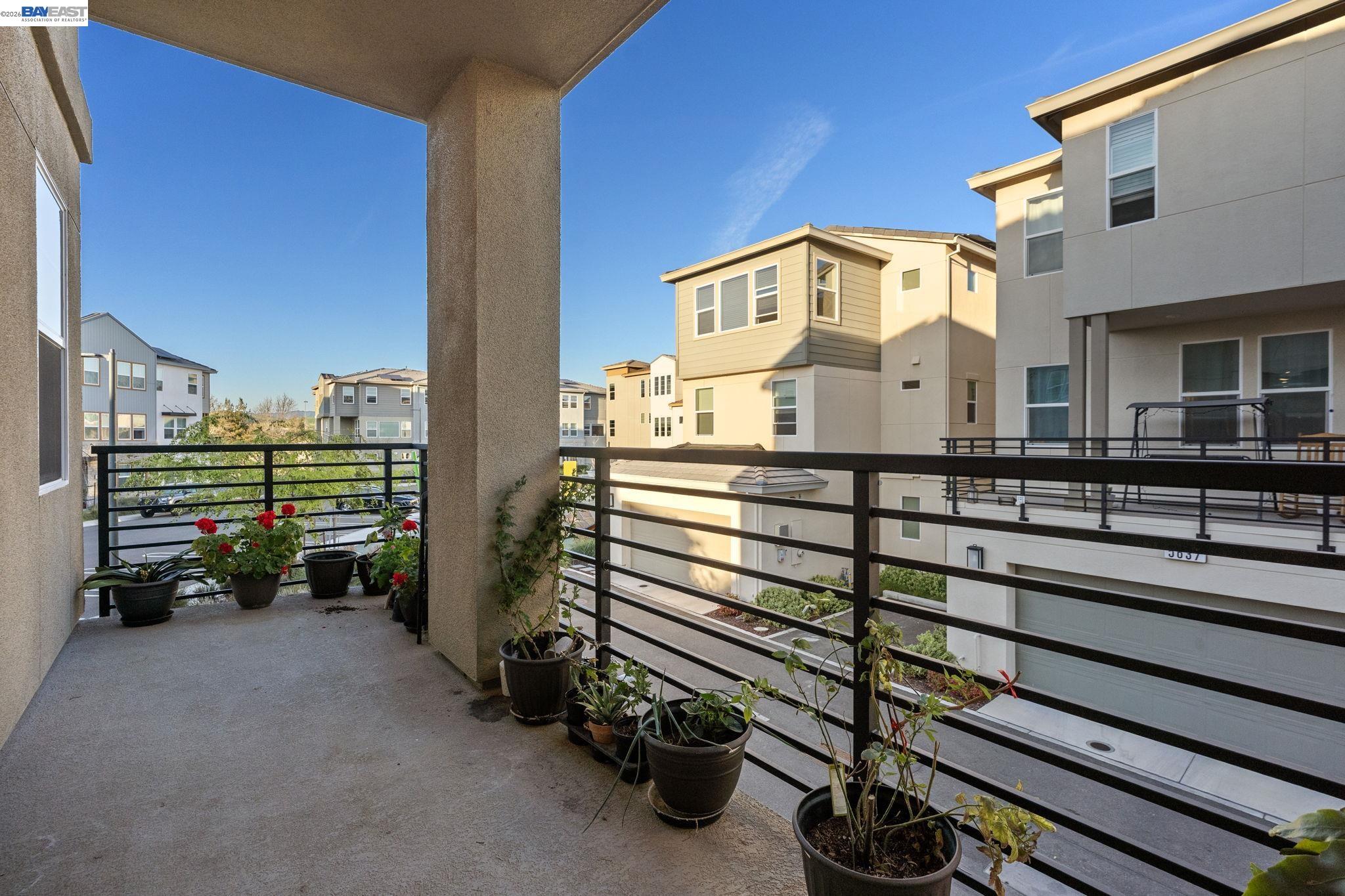 Detail Gallery Image 17 of 50 For 6065 Bullion Ln, Dublin,  CA 94568 - 3 Beds | 3/1 Baths
