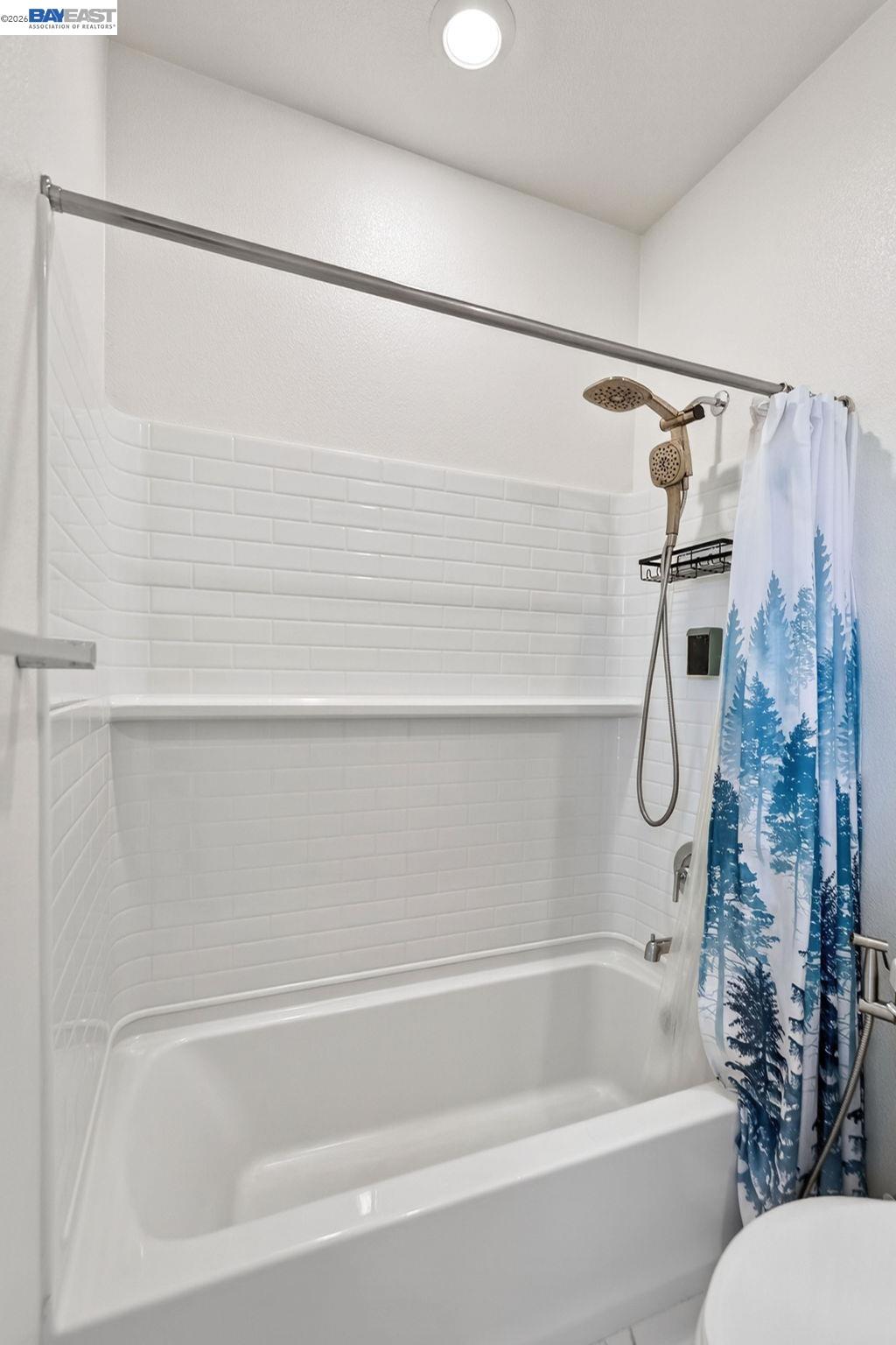 Detail Gallery Image 32 of 50 For 6065 Bullion Ln, Dublin,  CA 94568 - 3 Beds | 3/1 Baths