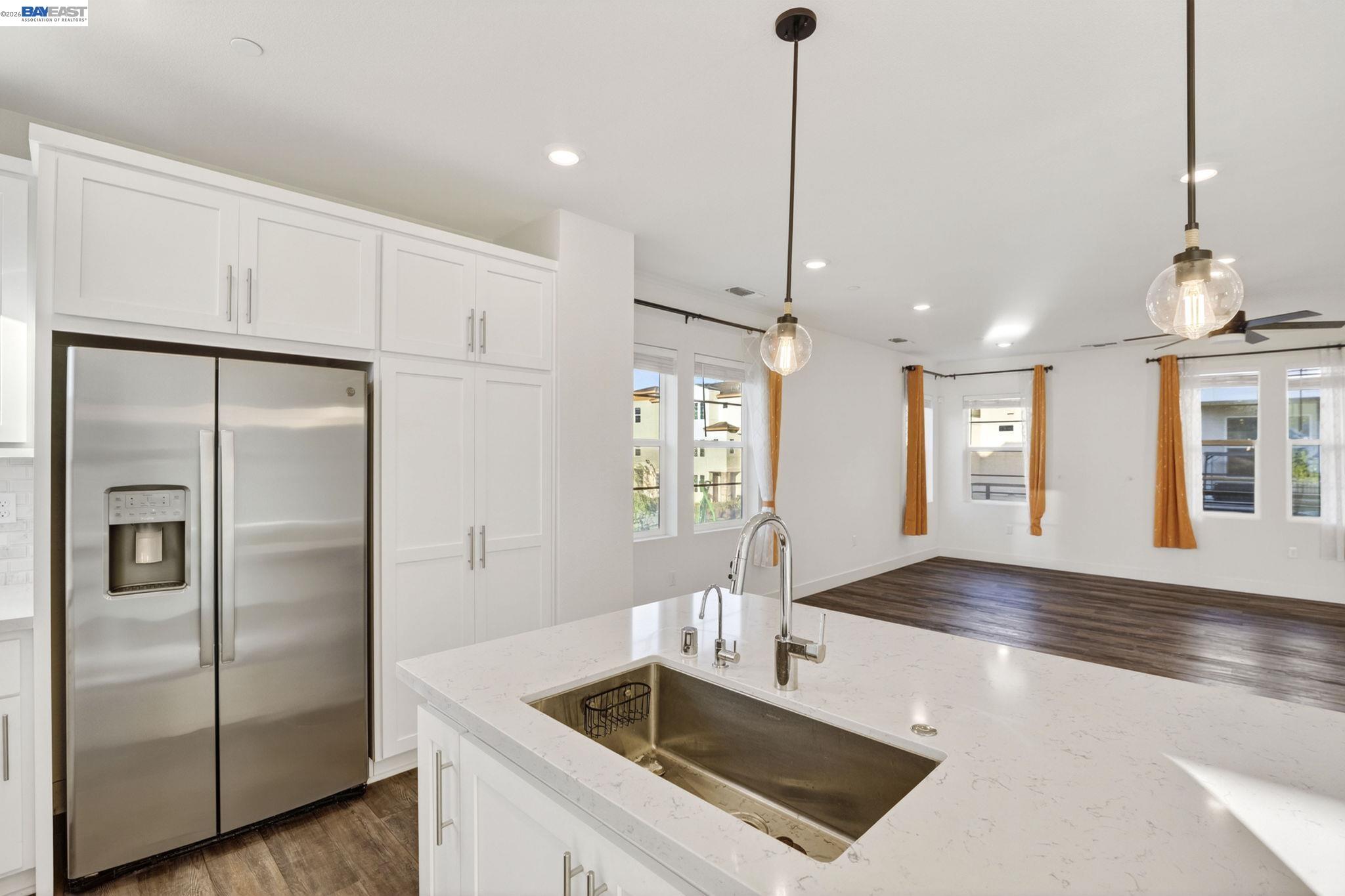 Detail Gallery Image 7 of 50 For 6065 Bullion Ln, Dublin,  CA 94568 - 3 Beds | 3/1 Baths