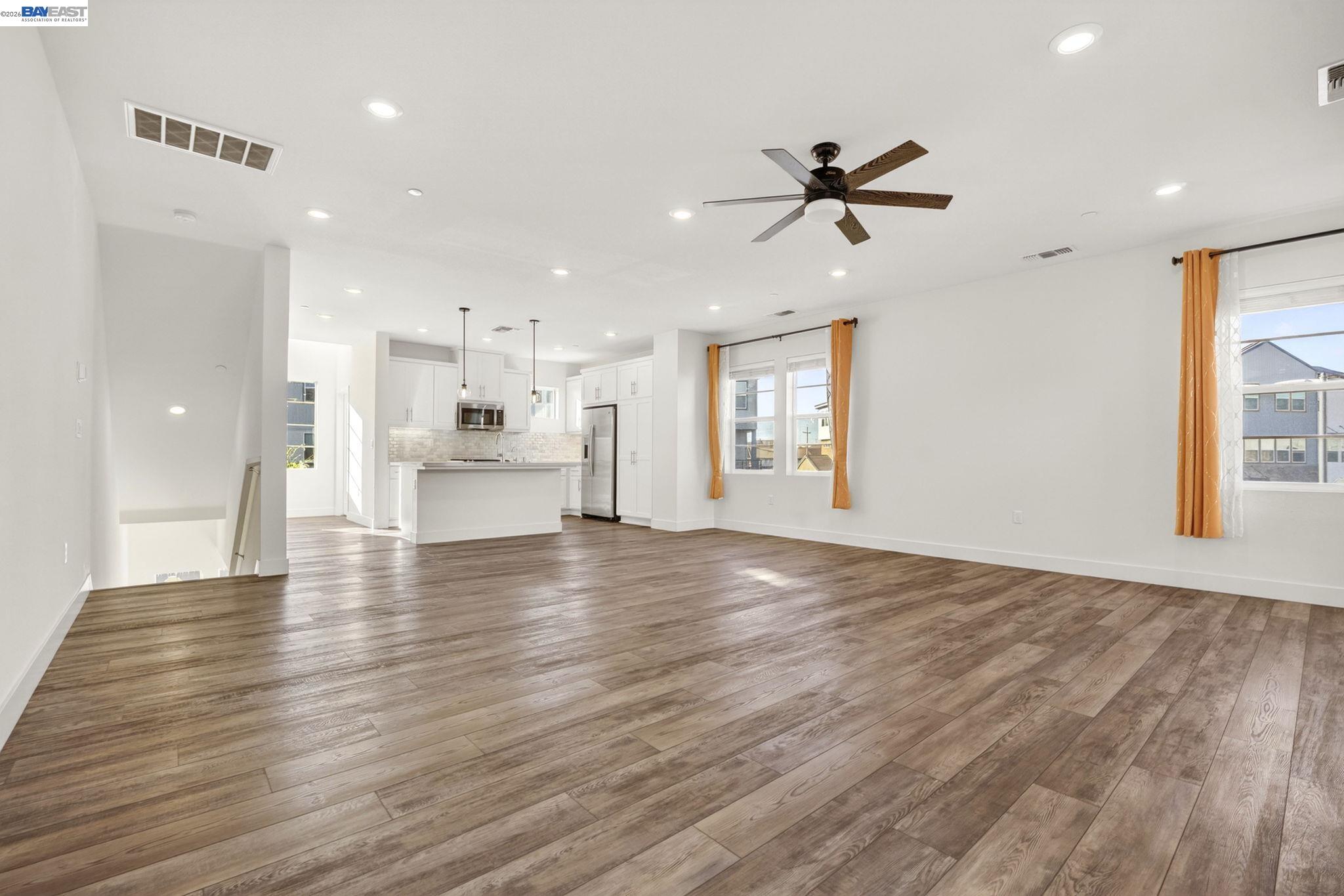 Detail Gallery Image 9 of 50 For 6065 Bullion Ln, Dublin,  CA 94568 - 3 Beds | 3/1 Baths