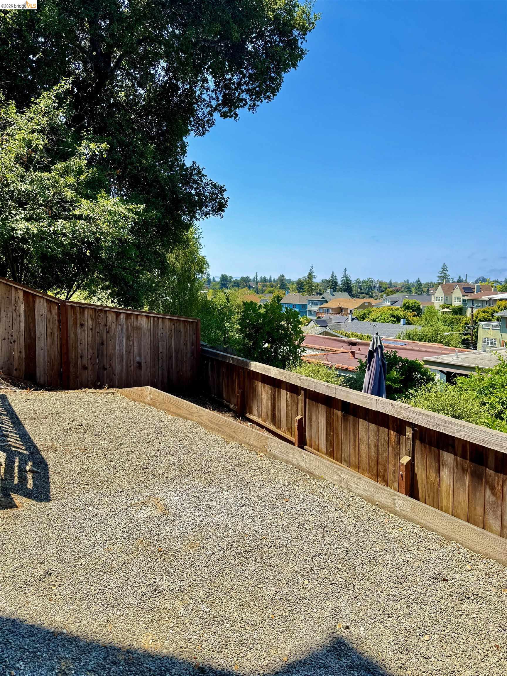 Detail Gallery Image 18 of 20 For 4209 Balfour, Oakland,  CA 94610-1749 - 4 Beds | 2/1 Baths