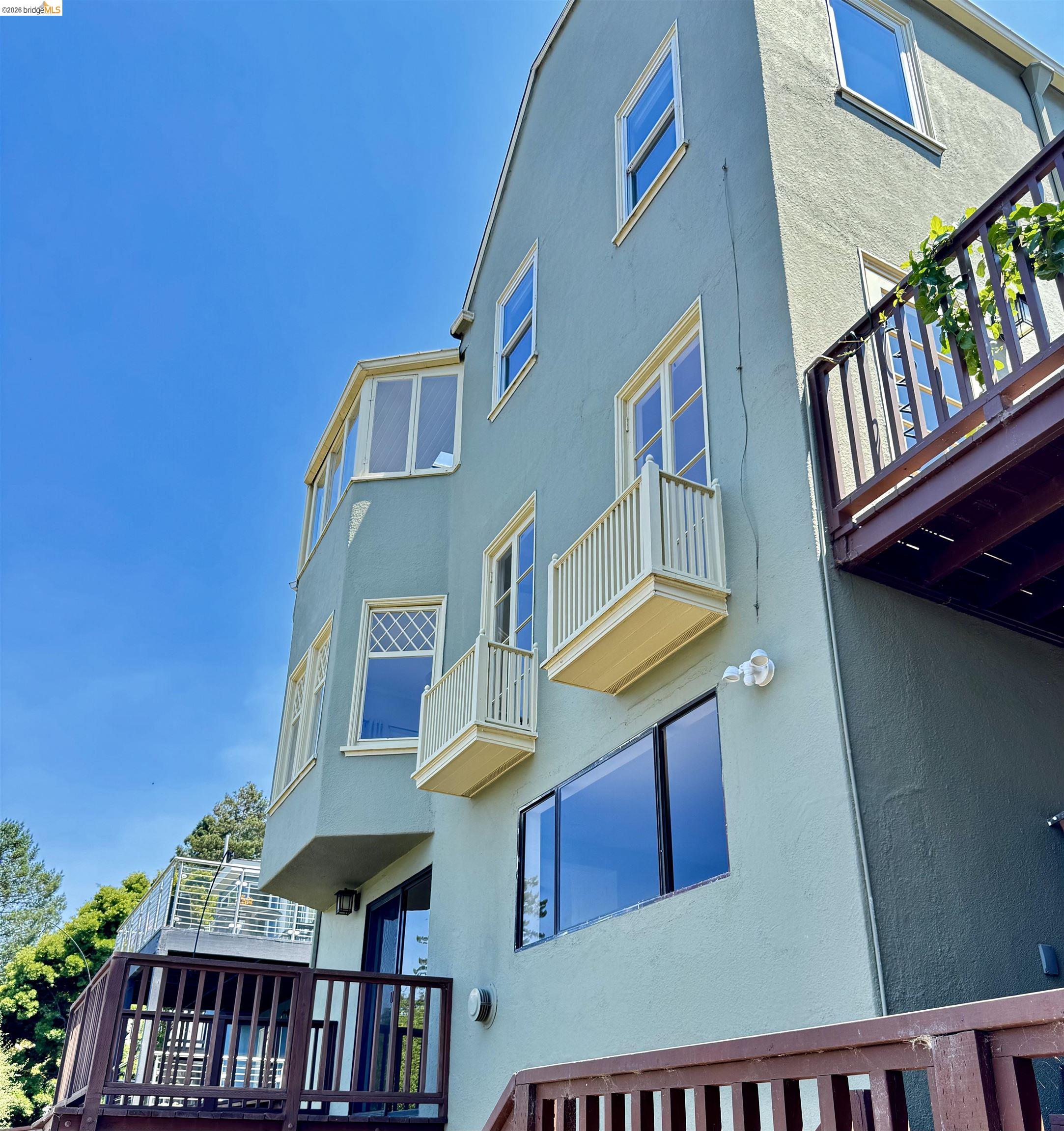 Detail Gallery Image 20 of 20 For 4209 Balfour, Oakland,  CA 94610-1749 - 4 Beds | 2/1 Baths