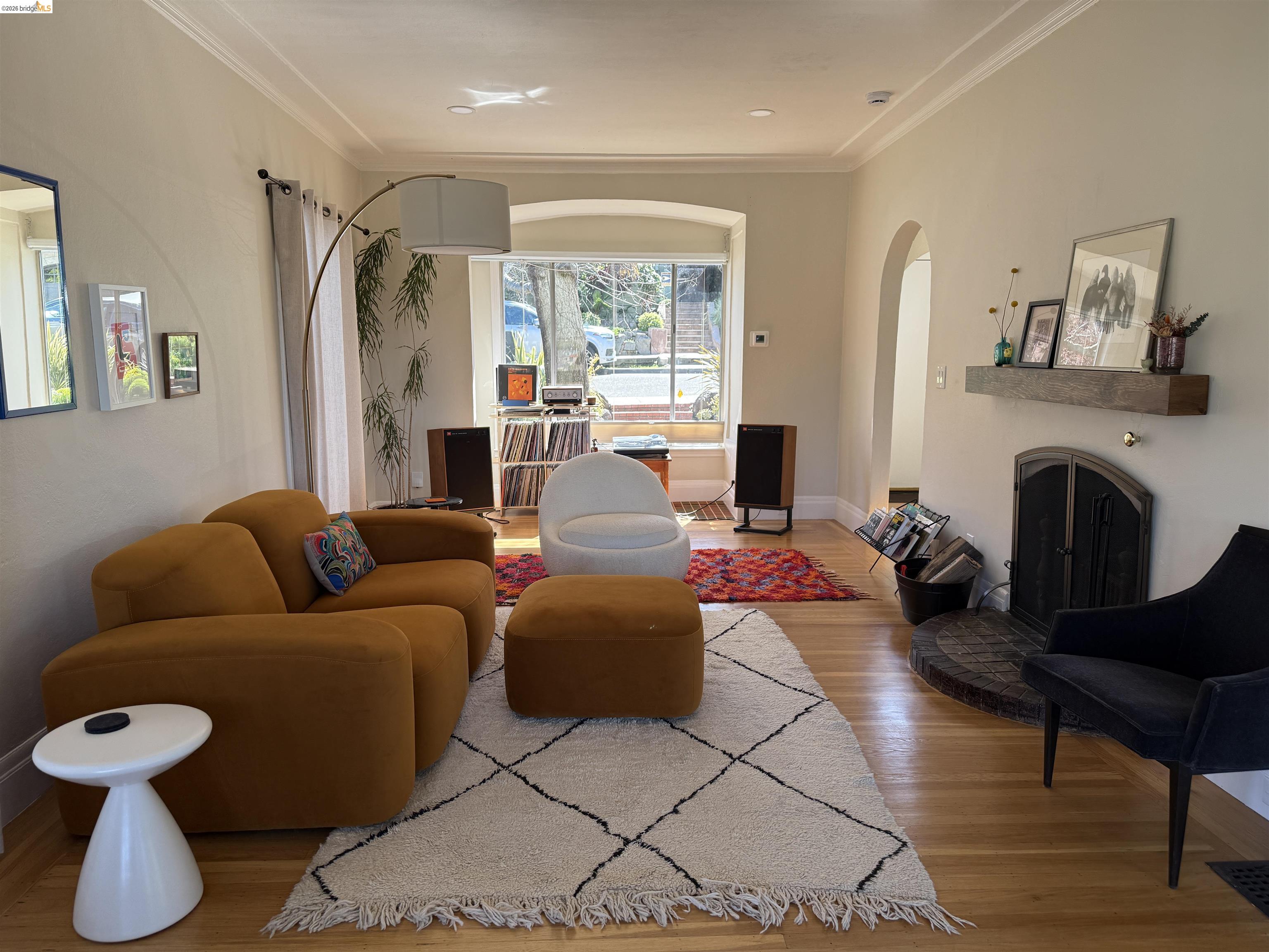 Detail Gallery Image 3 of 20 For 4209 Balfour, Oakland,  CA 94610-1749 - 4 Beds | 2/1 Baths