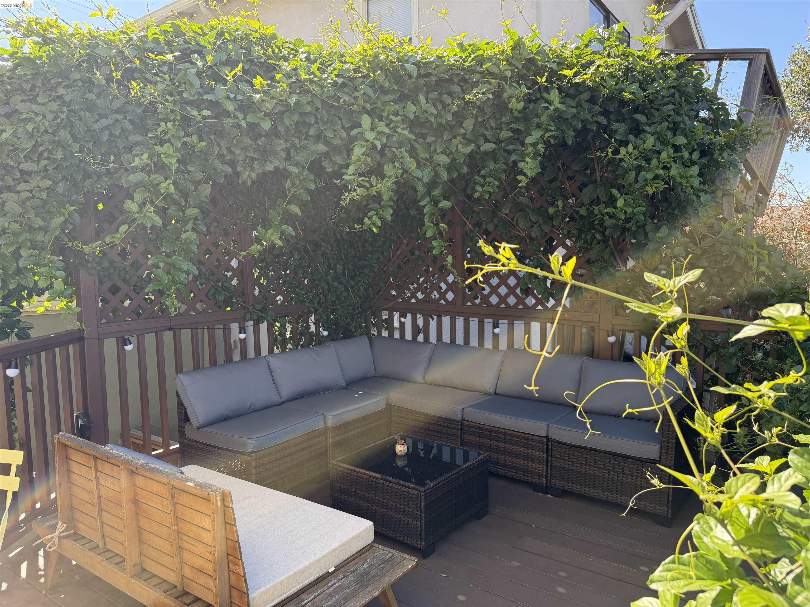 Detail Gallery Image 8 of 20 For 4209 Balfour, Oakland,  CA 94610-1749 - 4 Beds | 2/1 Baths