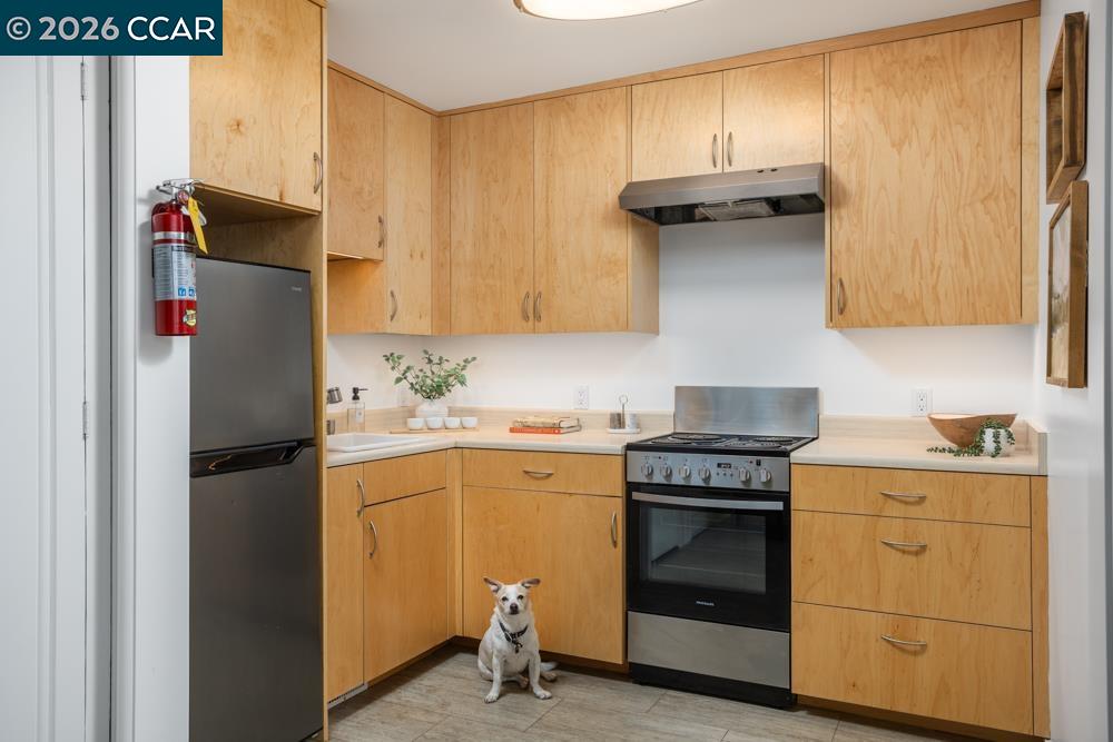 Detail Gallery Image 24 of 37 For 1040 Park Hills Rd, Berkeley,  CA 94708 - 4 Beds | 3 Baths