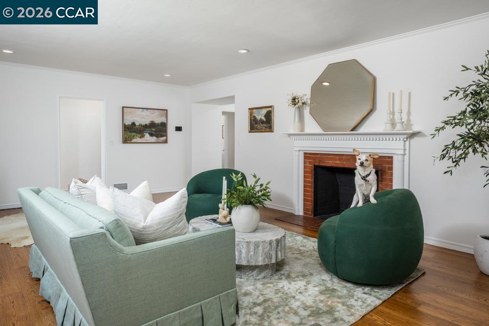 Detail Gallery Image 7 of 37 For 1040 Park Hills Rd, Berkeley,  CA 94708 - 4 Beds | 3 Baths