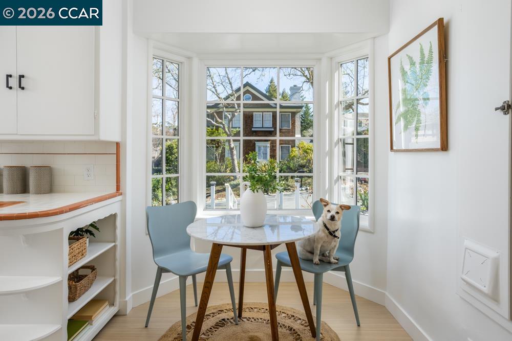 Detail Gallery Image 10 of 37 For 1040 Park Hills Rd, Berkeley,  CA 94708 - 4 Beds | 3 Baths