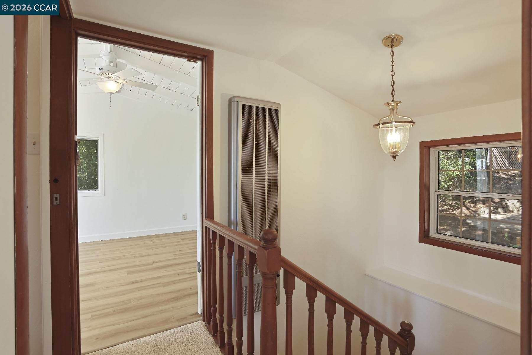 Detail Gallery Image 18 of 40 For 5716 Merriewood Drive, Oakland,  CA 94611 - 4 Beds | 2/1 Baths