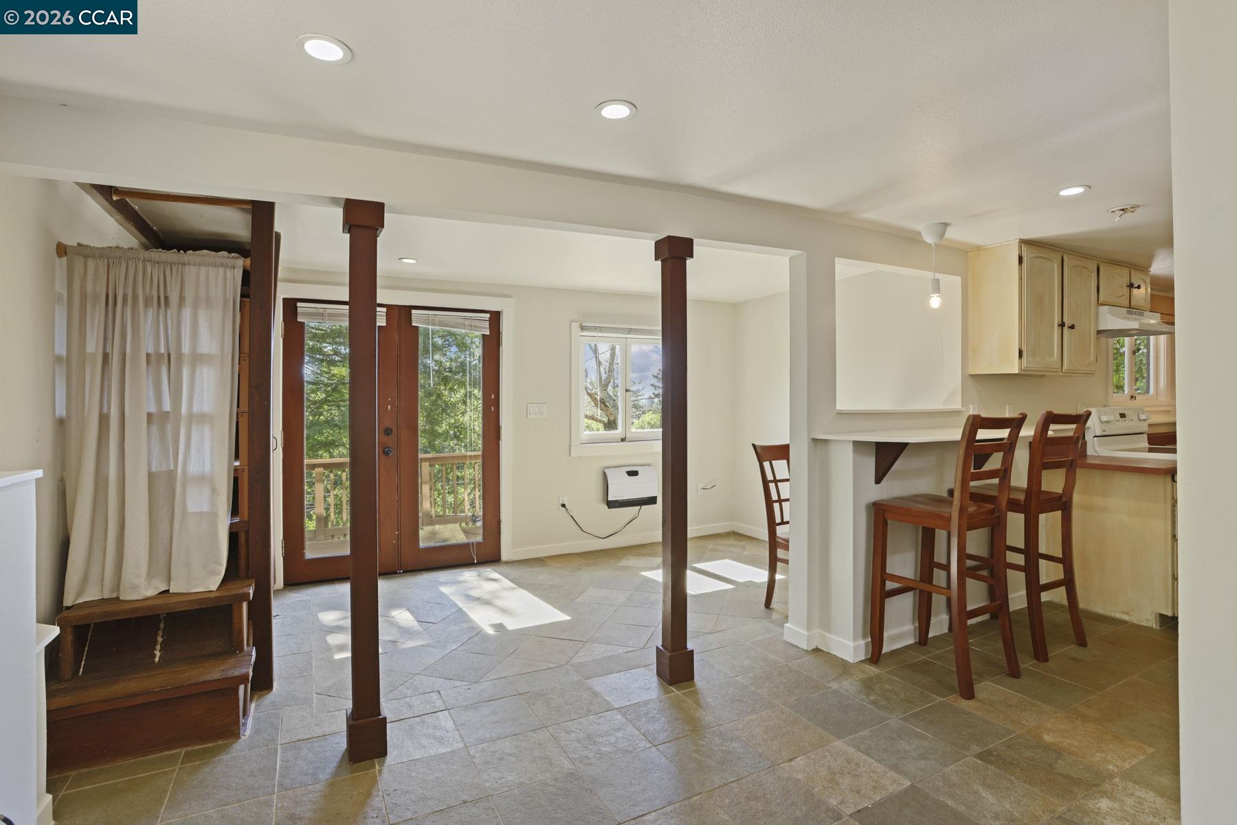Detail Gallery Image 25 of 40 For 5716 Merriewood Drive, Oakland,  CA 94611 - 4 Beds | 2/1 Baths