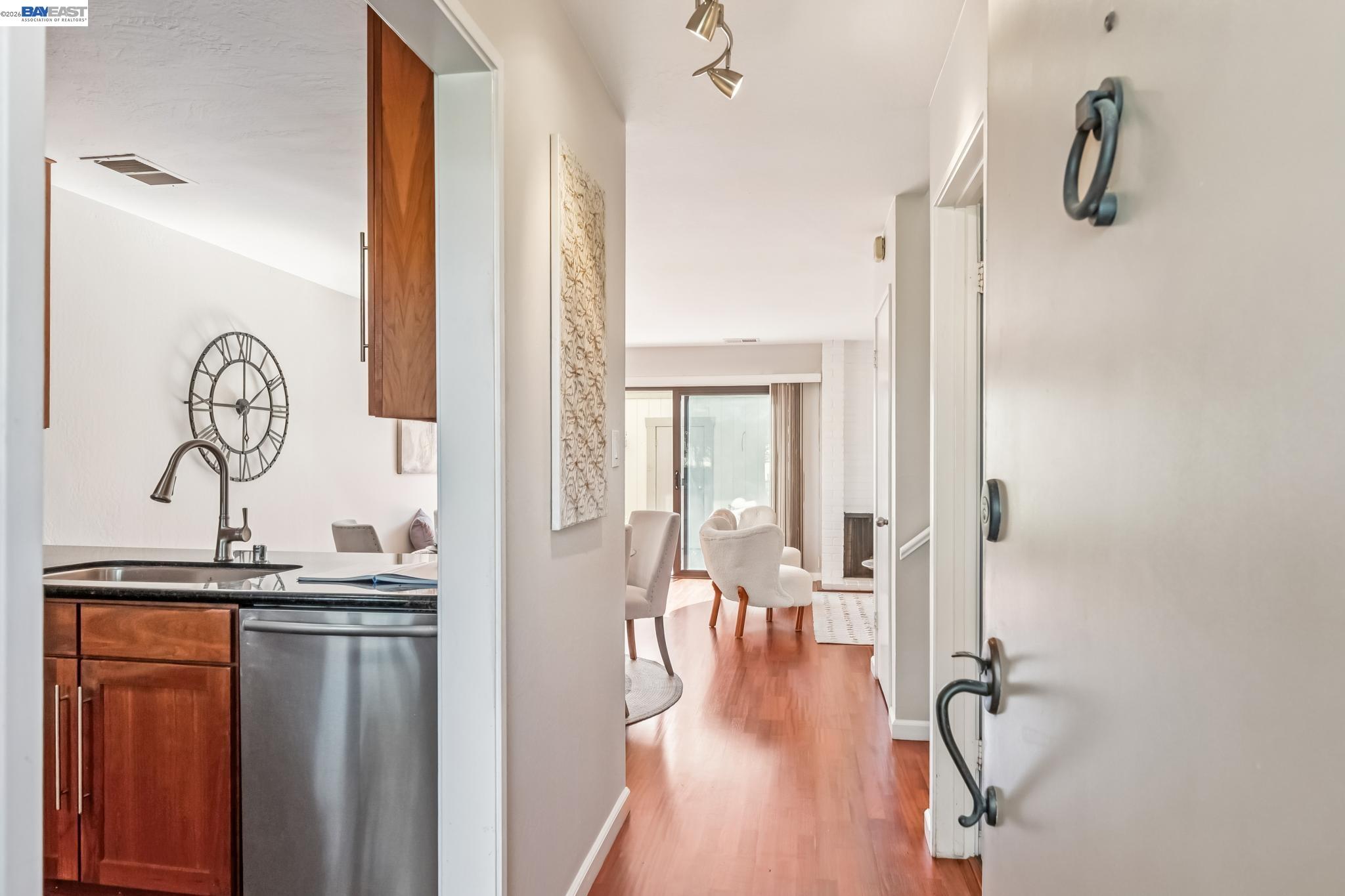 Photo #5: 41127312 Listing: Photo #5