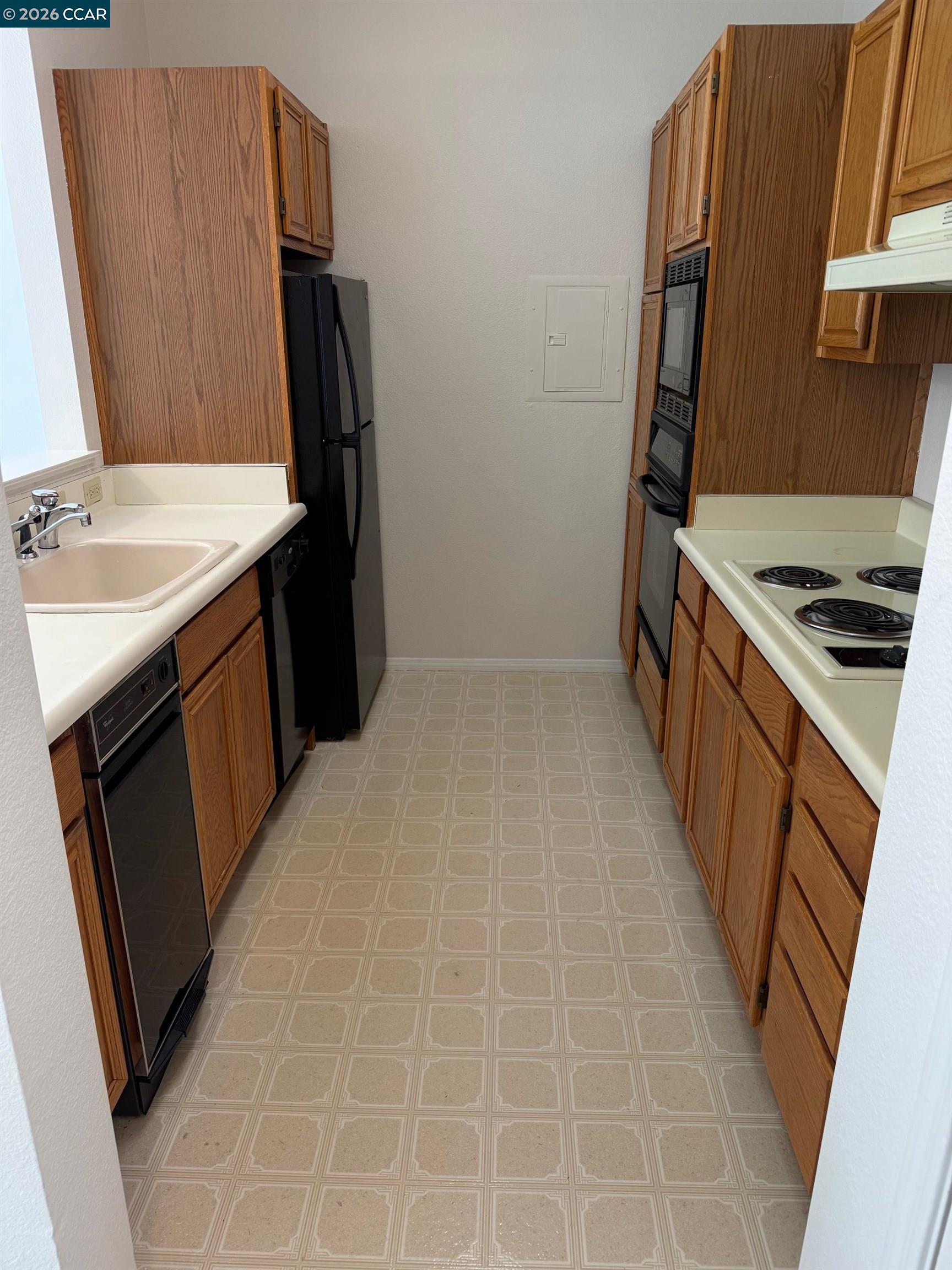 Detail Gallery Image 11 of 13 For 1860 Tice Creek Dr #1442,  Walnut Creek,  CA 94595 - 1 Beds | 1 Baths