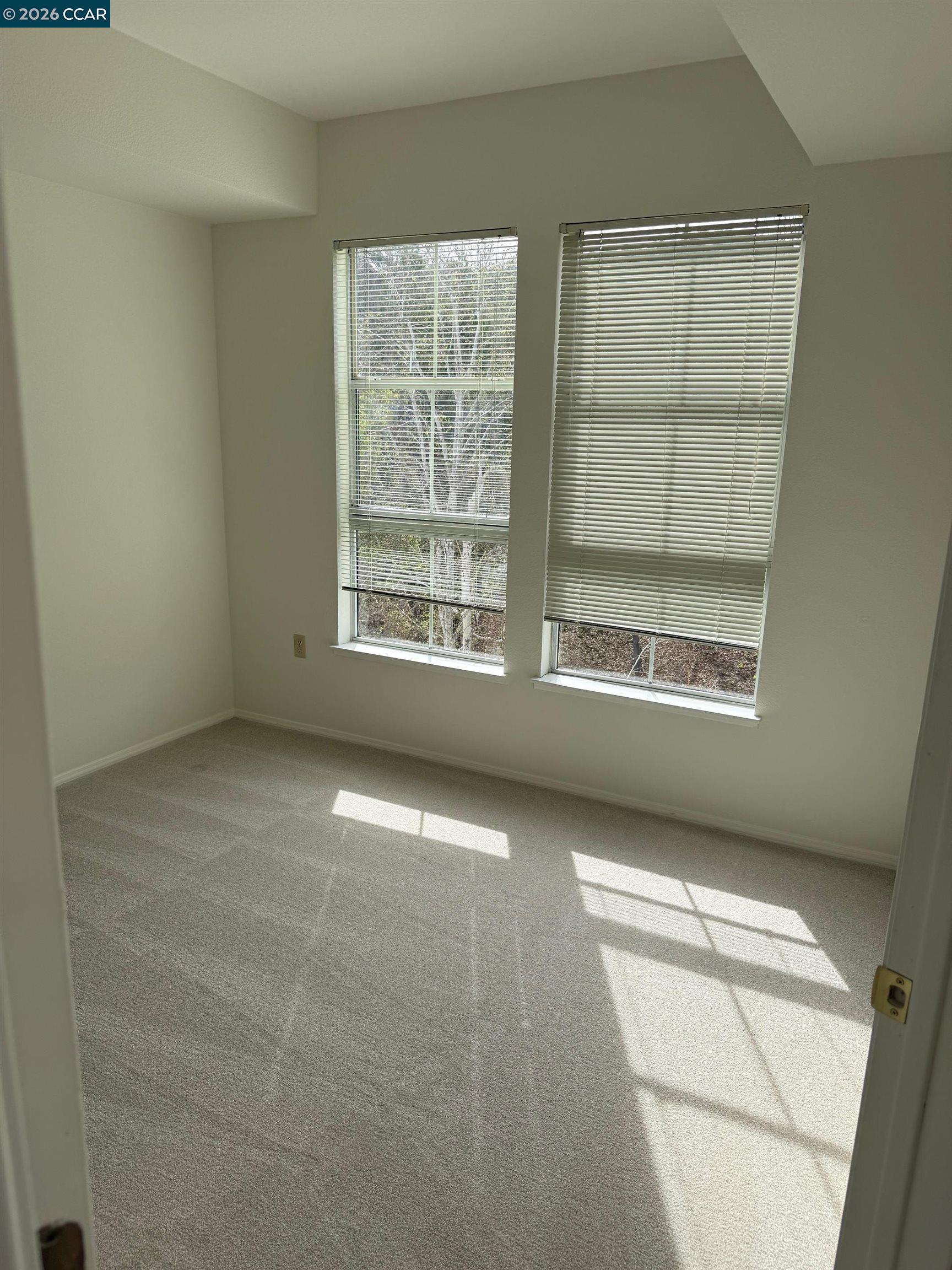 Detail Gallery Image 8 of 13 For 1860 Tice Creek Dr #1442,  Walnut Creek,  CA 94595 - 1 Beds | 1 Baths