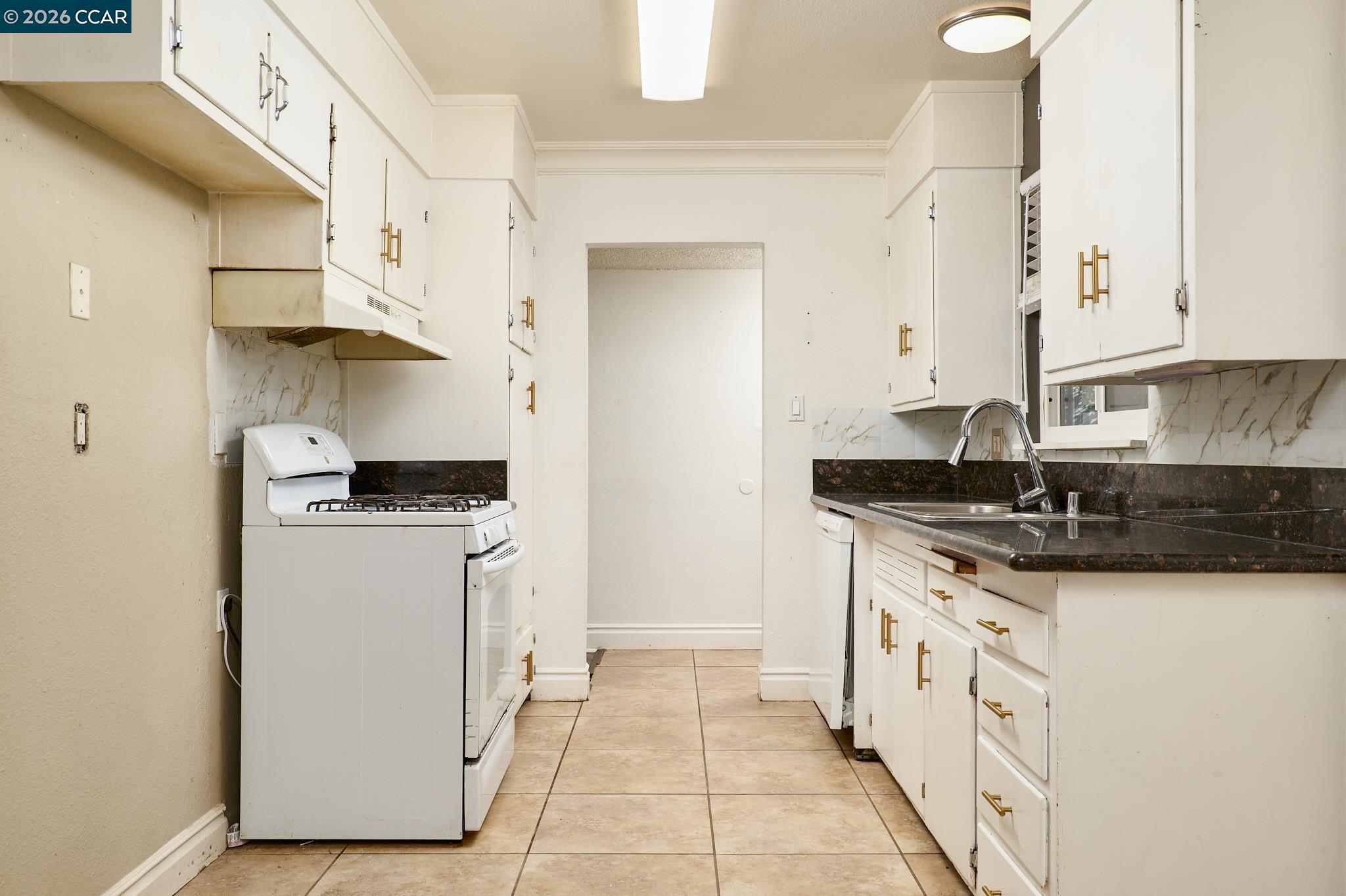 Detail Gallery Image 4 of 20 For 3153 Normington Dr, Sacramento,  CA 95833 - 3 Beds | 1 Baths