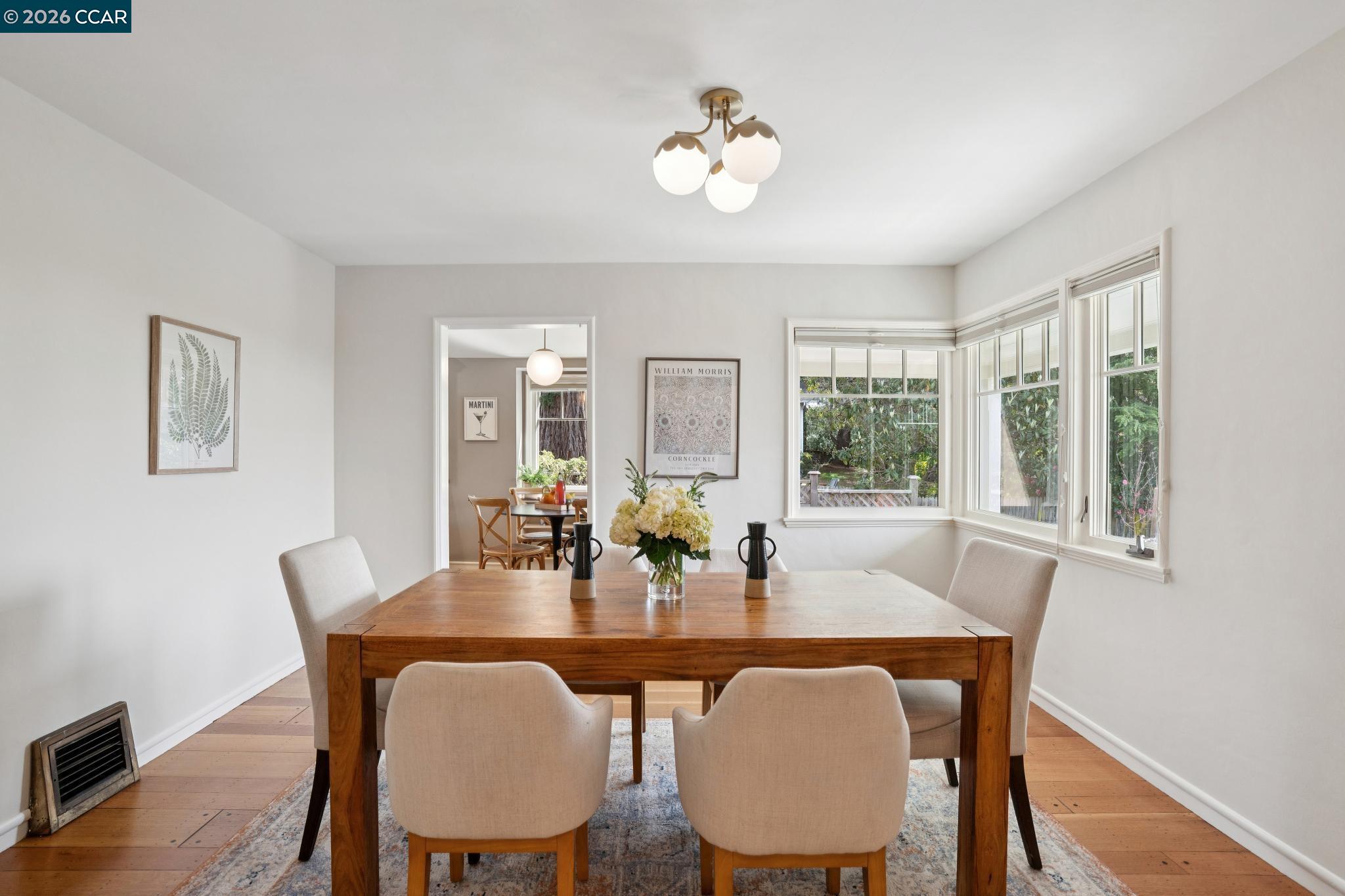 Detail Gallery Image 12 of 34 For 5430 Proctor Ave, Oakland,  CA 94618 - 4 Beds | 3 Baths