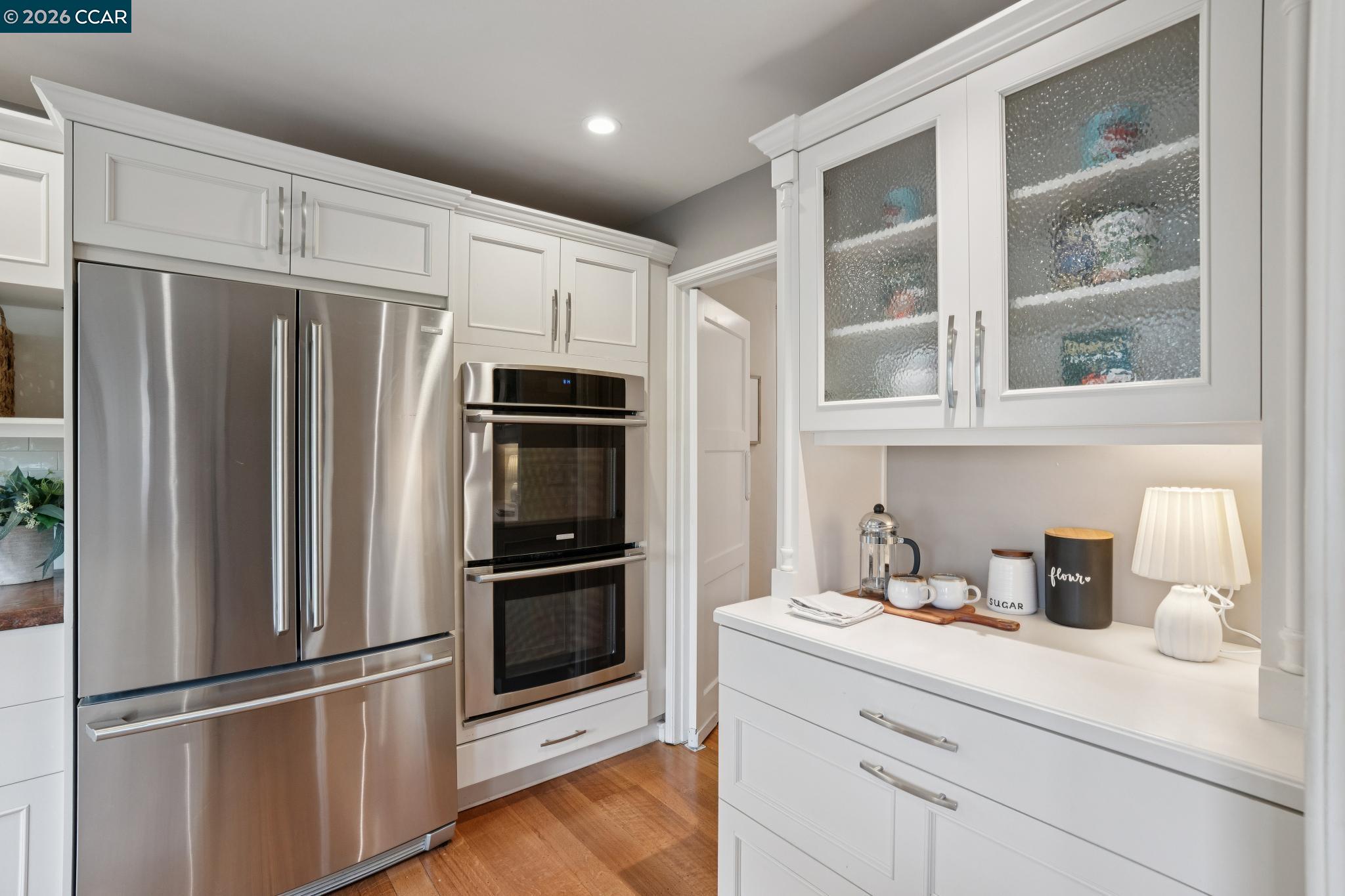 Detail Gallery Image 17 of 34 For 5430 Proctor Ave, Oakland,  CA 94618 - 4 Beds | 3 Baths