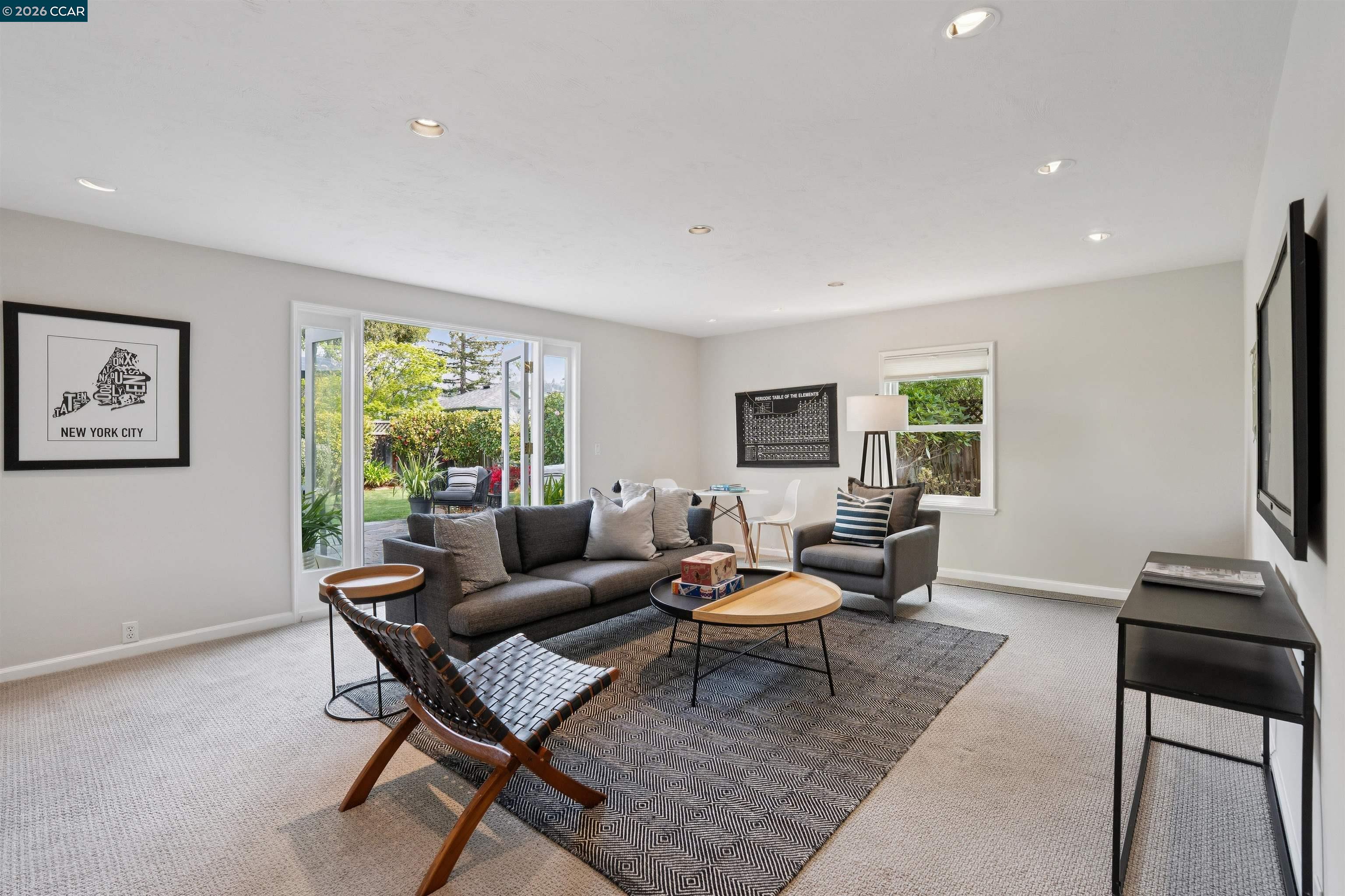 Detail Gallery Image 19 of 34 For 5430 Proctor Ave, Oakland,  CA 94618 - 4 Beds | 3 Baths