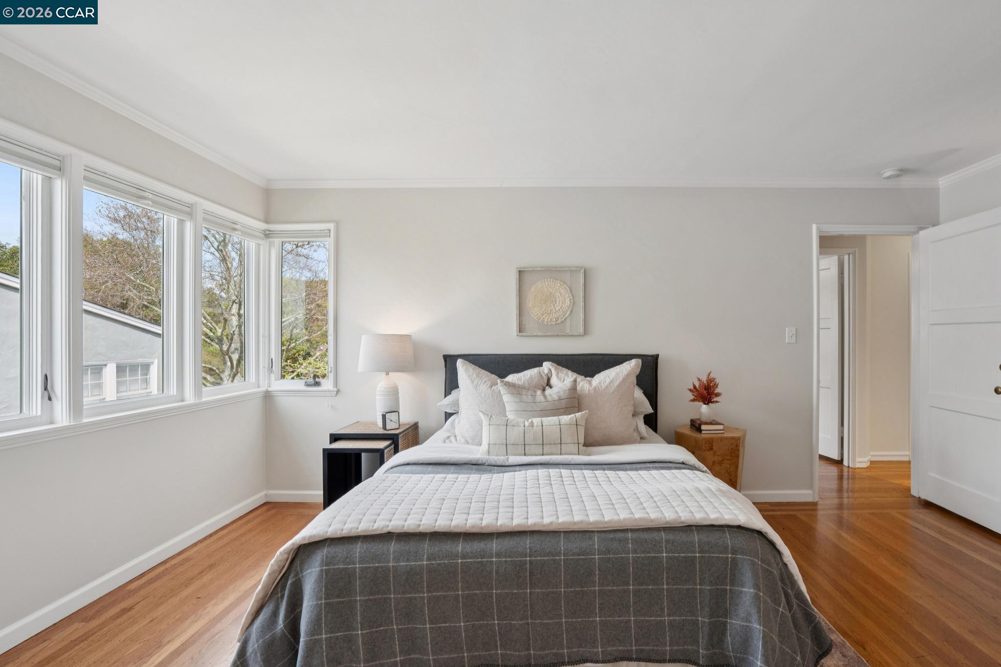 Detail Gallery Image 21 of 34 For 5430 Proctor Ave, Oakland,  CA 94618 - 4 Beds | 3 Baths