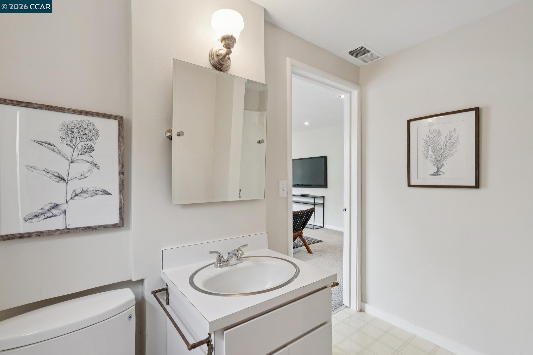 Detail Gallery Image 30 of 34 For 5430 Proctor Ave, Oakland,  CA 94618 - 4 Beds | 3 Baths