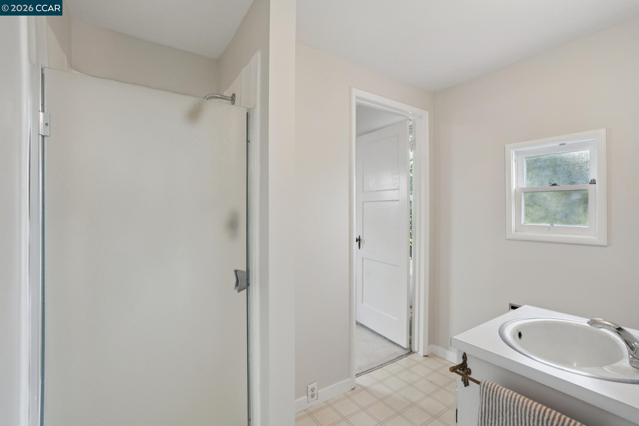 Detail Gallery Image 31 of 34 For 5430 Proctor Ave, Oakland,  CA 94618 - 4 Beds | 3 Baths