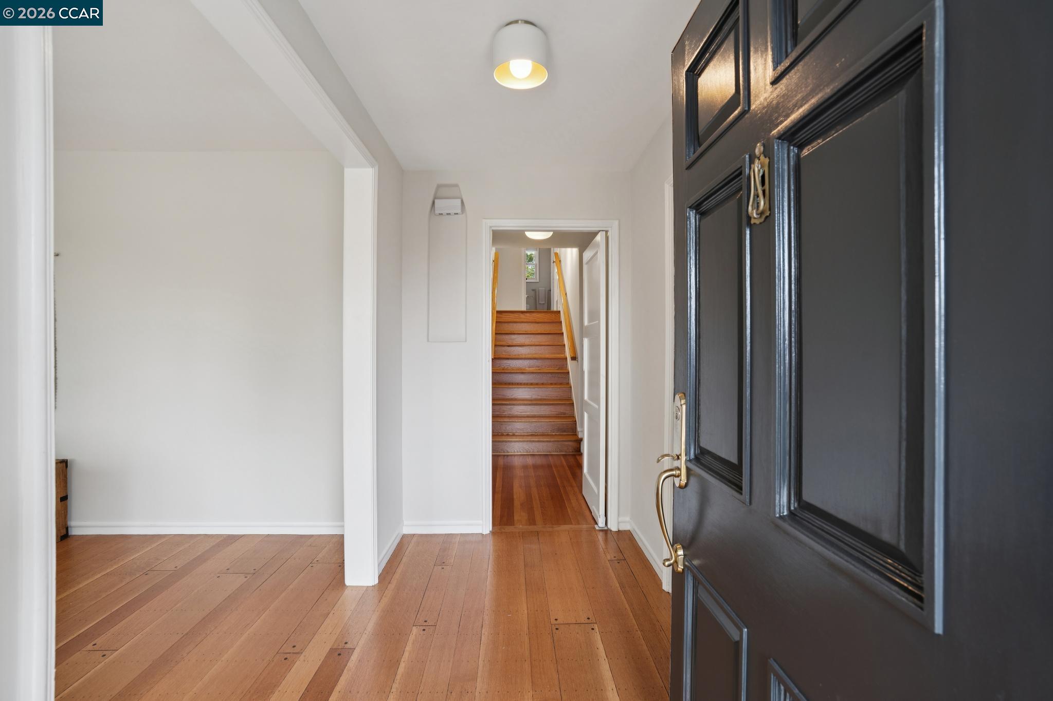 Detail Gallery Image 5 of 34 For 5430 Proctor Ave, Oakland,  CA 94618 - 4 Beds | 3 Baths