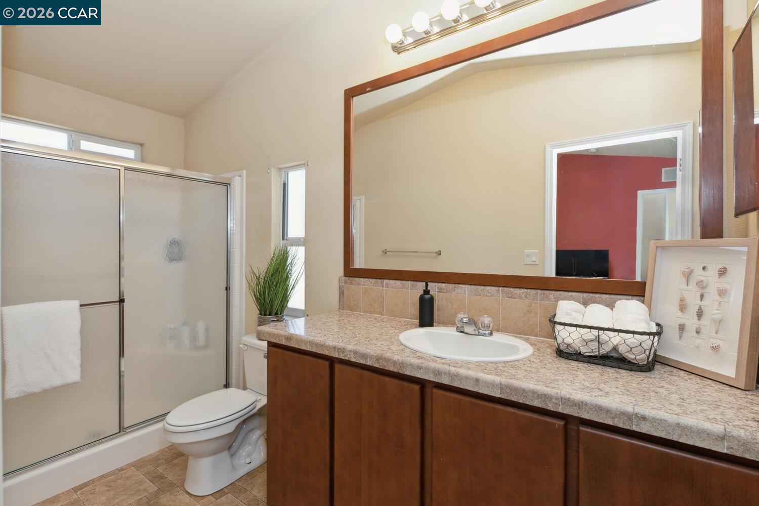 Detail Gallery Image 25 of 39 For 60 Hampton, Martinez,  CA 94553 - – Beds | – Baths